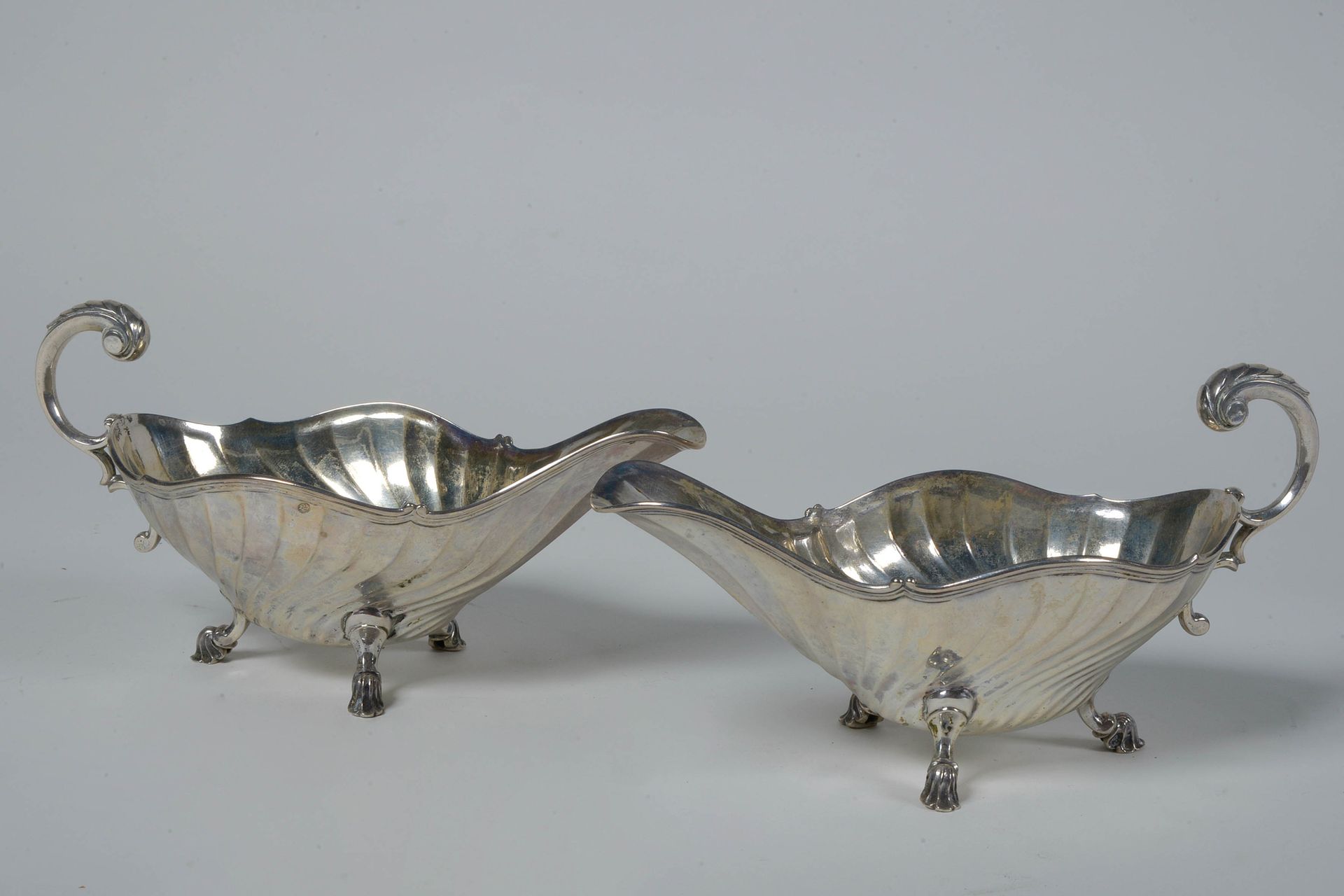 Null Pair of tripod silver sauceboats with the hallmarks of Ghent (17)77 (?). Pe&hellip;