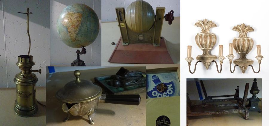 Null Lot d'objets de décoration divers :
- Lampe à pétrole en laiton doré, porta&hellip;