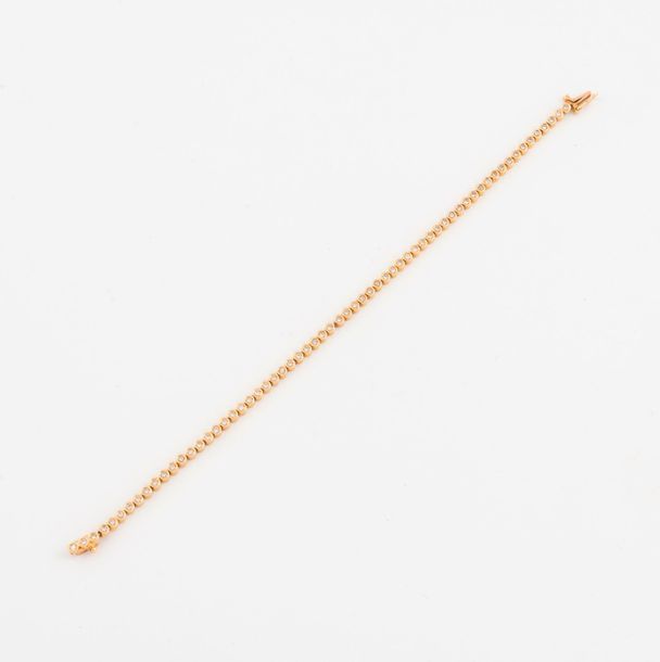Null Bracelet ligne articulé en or jaune (750) orné de petits diamants de taille&hellip;
