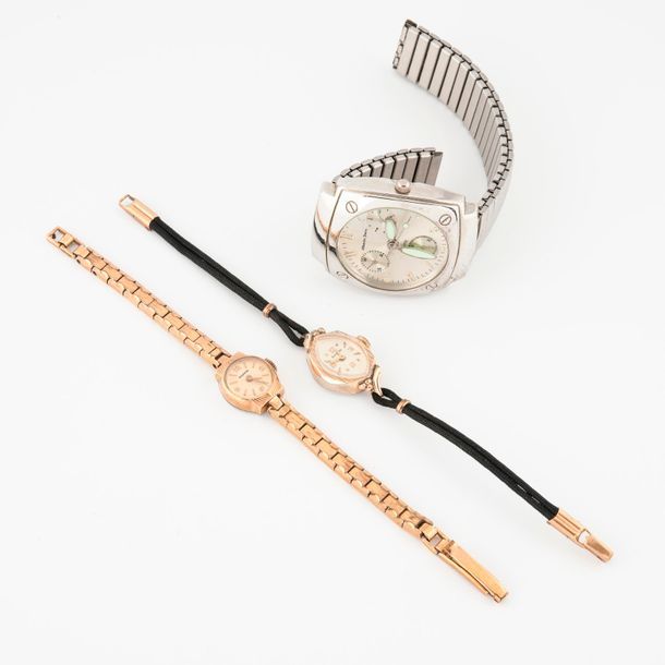 Null Lot de trois montres bracelet en acier et métal doré signées Dilecta, Bayor&hellip;