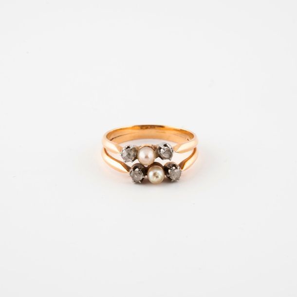 Null Double ring in yellow gold (750) adorned with two white cultured pearls sho&hellip;