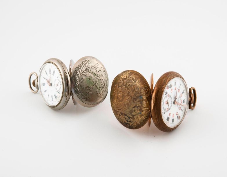 Null Deux montres de gousset en métal. 

Cadrans émaillés blanc, index peints en&hellip;