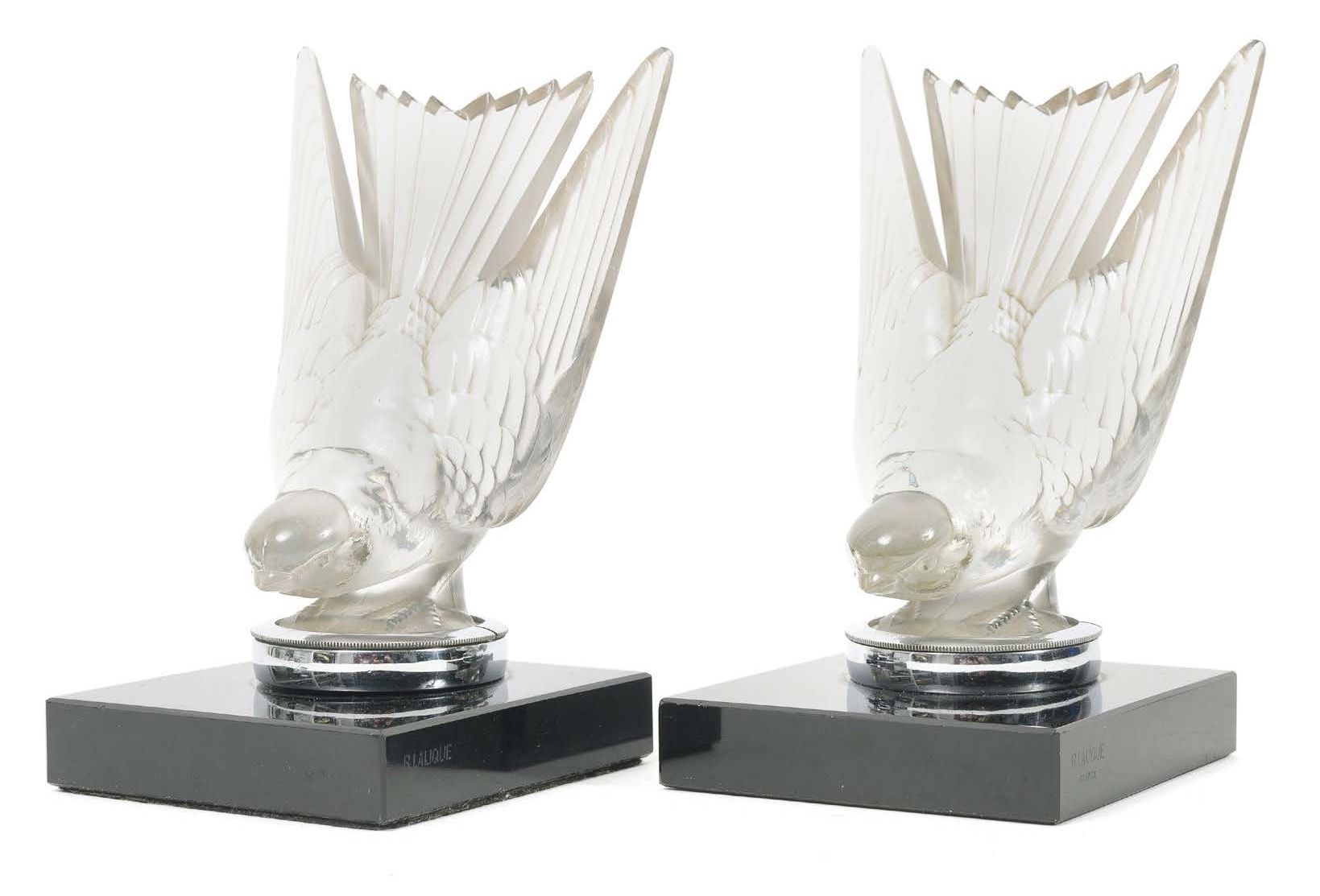RENE LALIQUE (1860-1945) 
Pair of Hirondelles bookends.
Model created in 1928.
P&hellip;