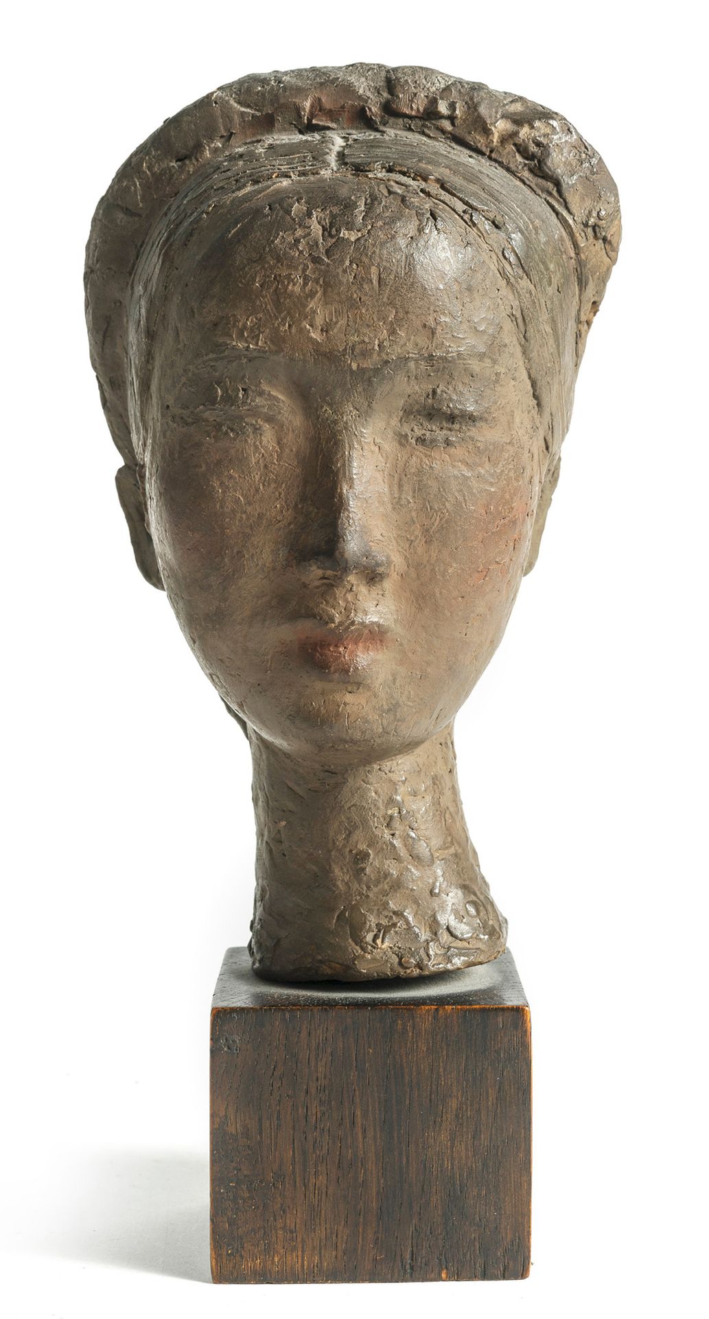 VU CAO DAM (1908-2000) 
Tête de femme, circa 1940.
Sculpture en terre cuite pati&hellip;