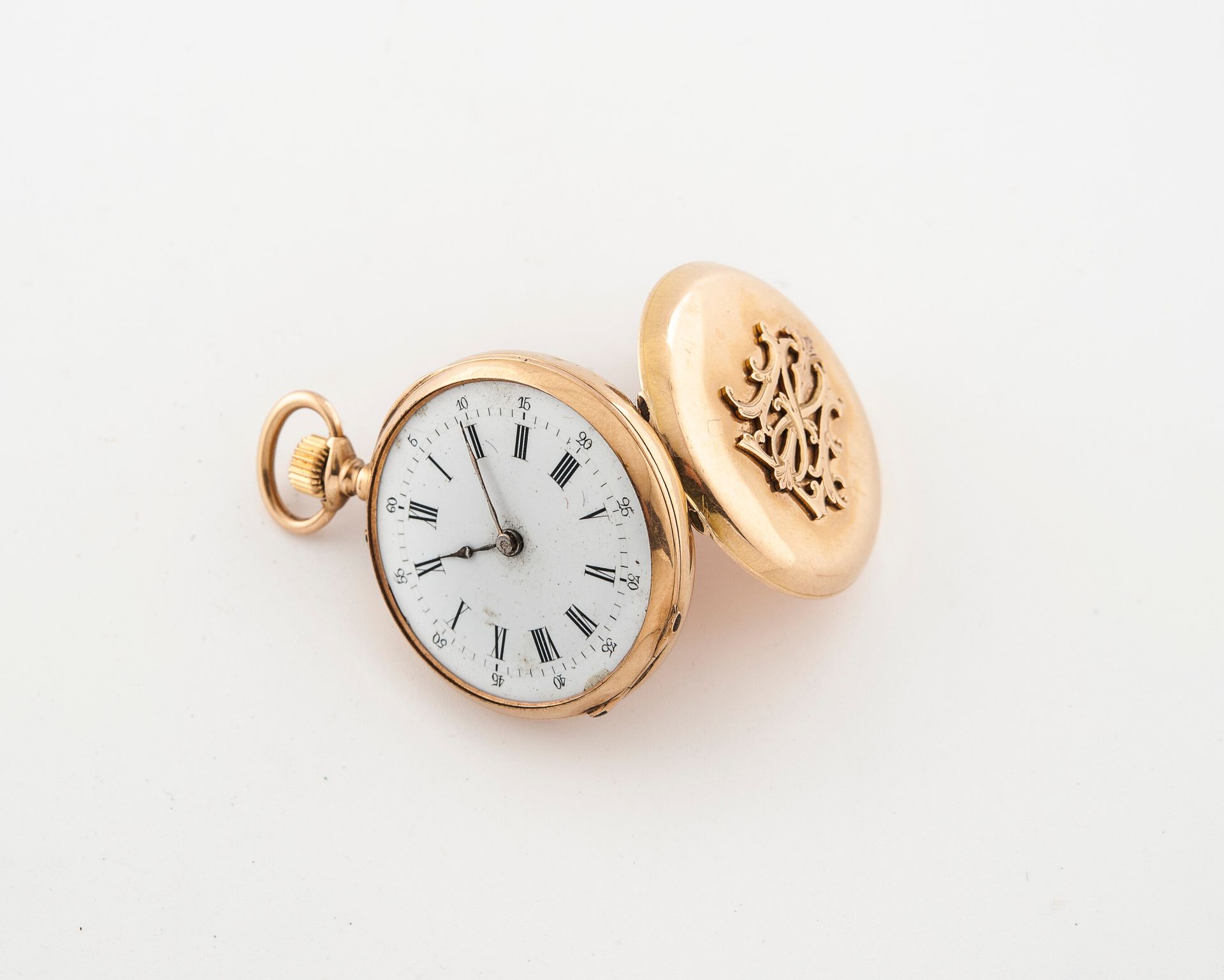Null Reloj de cuello de oro amarillo (750).

Contraportada con números en reliev&hellip;