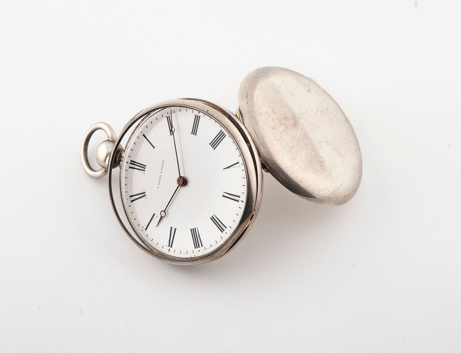 V. BIZOT, à Tours Reloj de bolsillo de plata (min. 800).

Esfera esmaltada blanc&hellip;