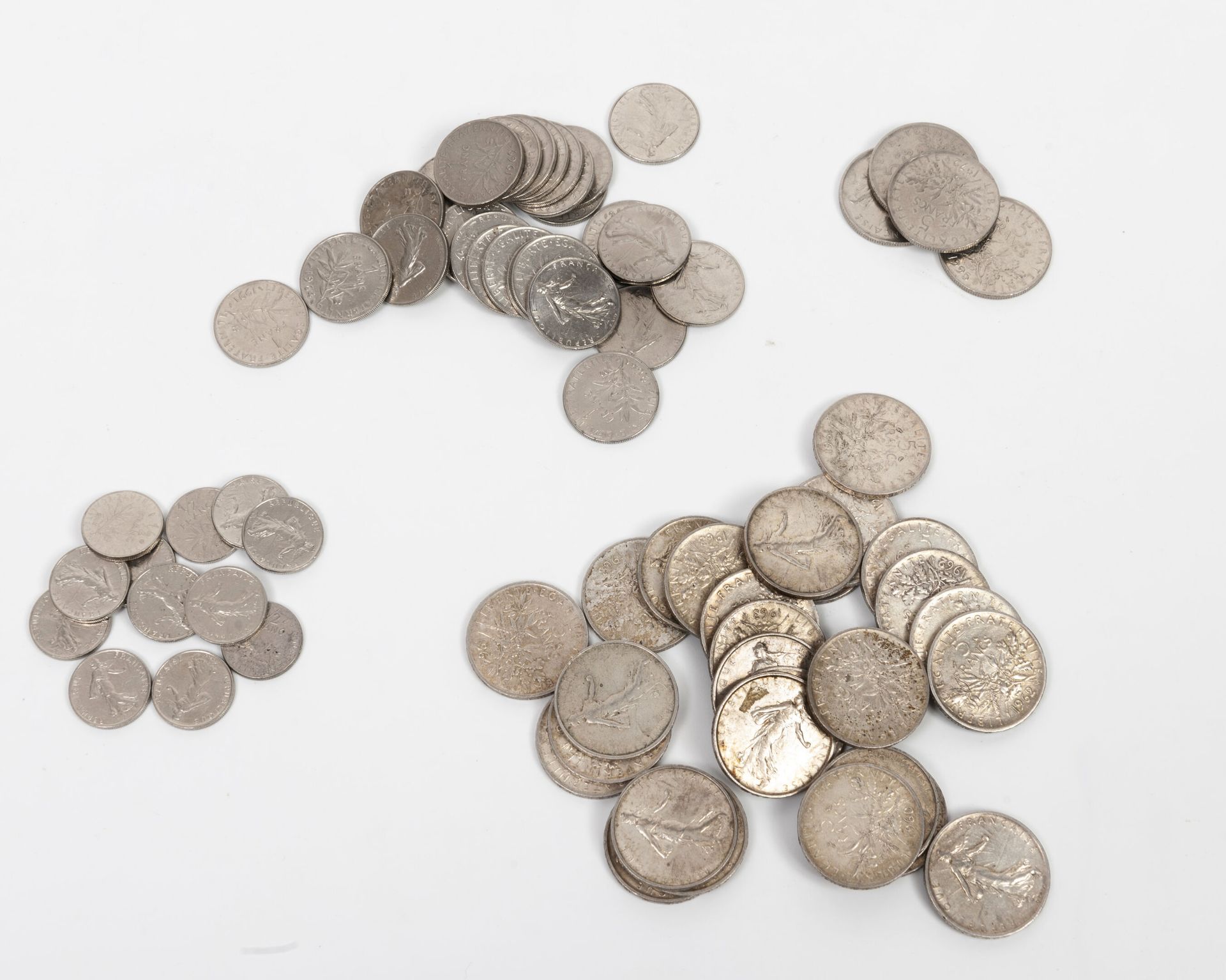 France Lot de pièces Semeuse : 

- 33 de 5 Francs.

29 en métal et 4 en métal.

&hellip;
