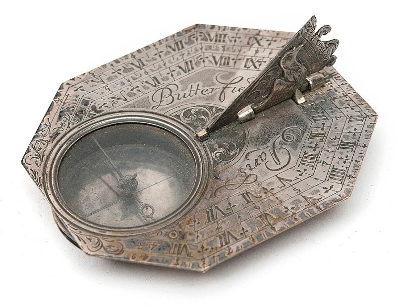 FRANCE BUTTERFIELD, à Paris. 
Horizontal sundial, portable.
Octagonal silver pla&hellip;
