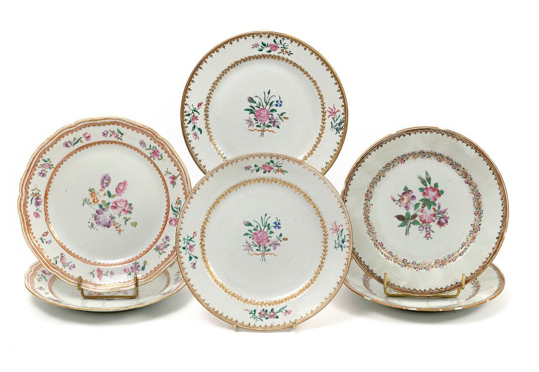CHINE, Compagnie des Indes Lot de six assiettes en porcelaine à décor polychrome&hellip;