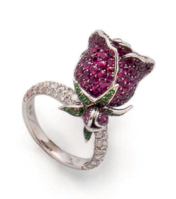Null Amusing white gold (750) ring featuring a rose and a rosebud entirely paved&hellip;