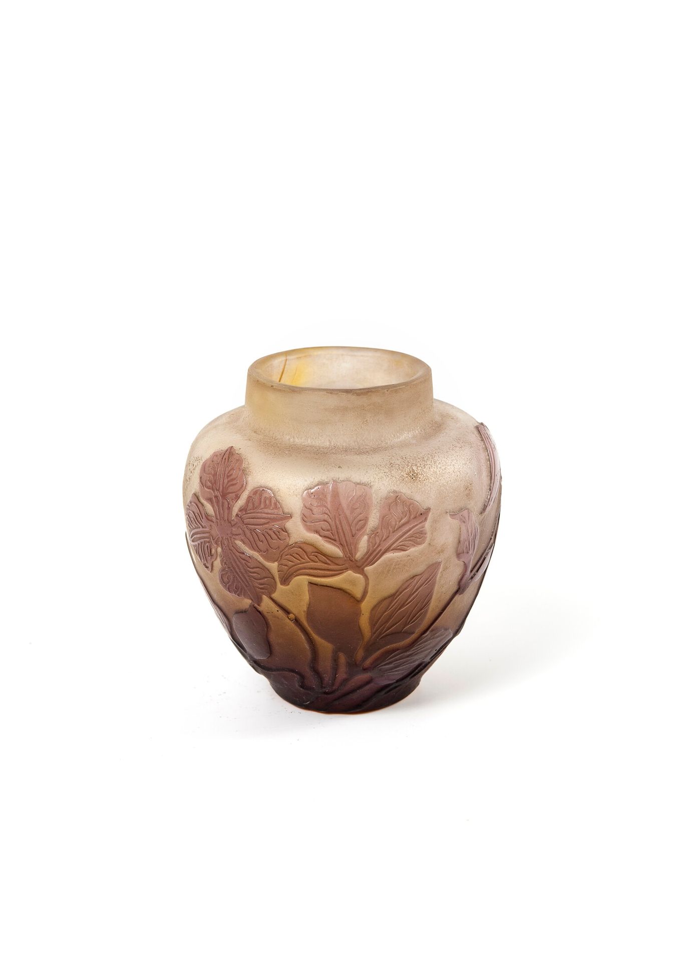 ÉTABLISSEMENTS GALLÉ Small flat-bottomed top vase with a small straight neck.

P&hellip;