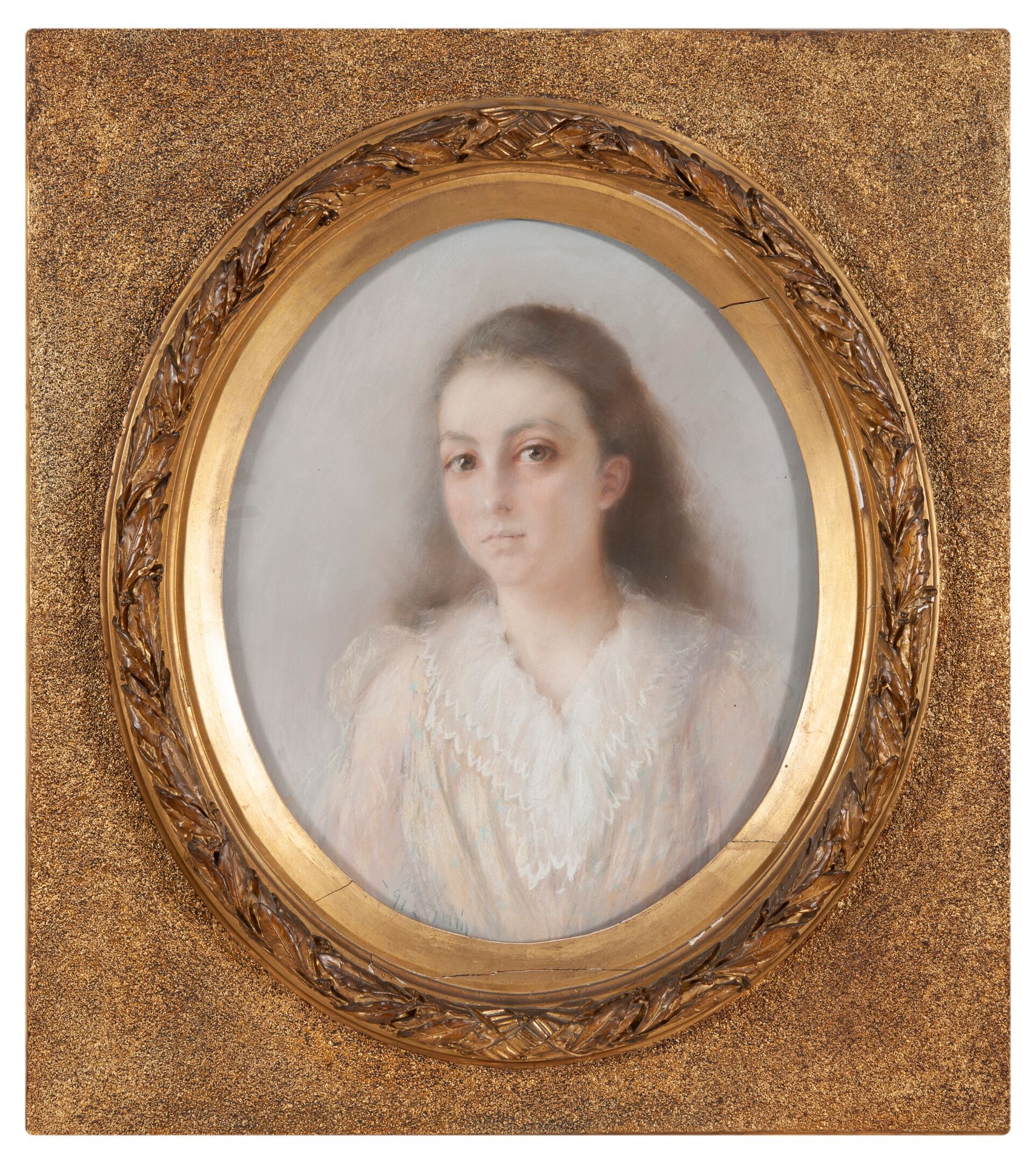 Paul ANTIN (1863-1930) 一个年轻女孩的画像。

长方形纸上的粉笔画，有椭圆形的视图。帆布和担架上的Marouflé。

左下方有签名和日期&hellip;