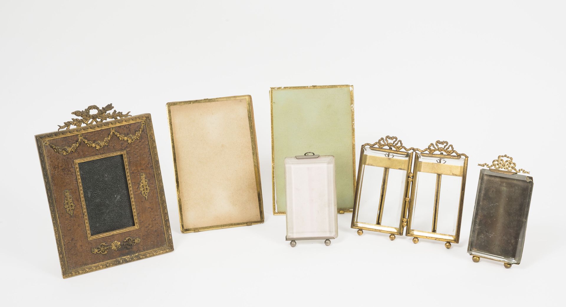 Null Set of 6 rectangular photo frames with gold or gold patina metal mountings &hellip;