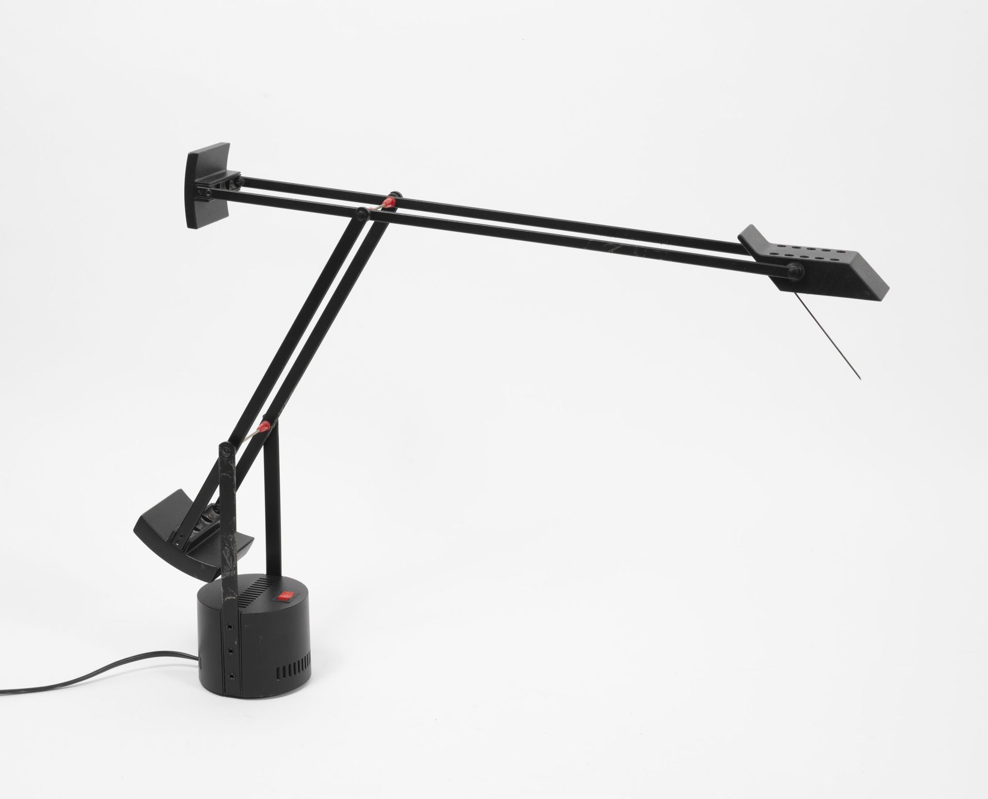 Richard SAPPER (1932-2015) Desk lamp model Tizio (small model).

In black painte&hellip;