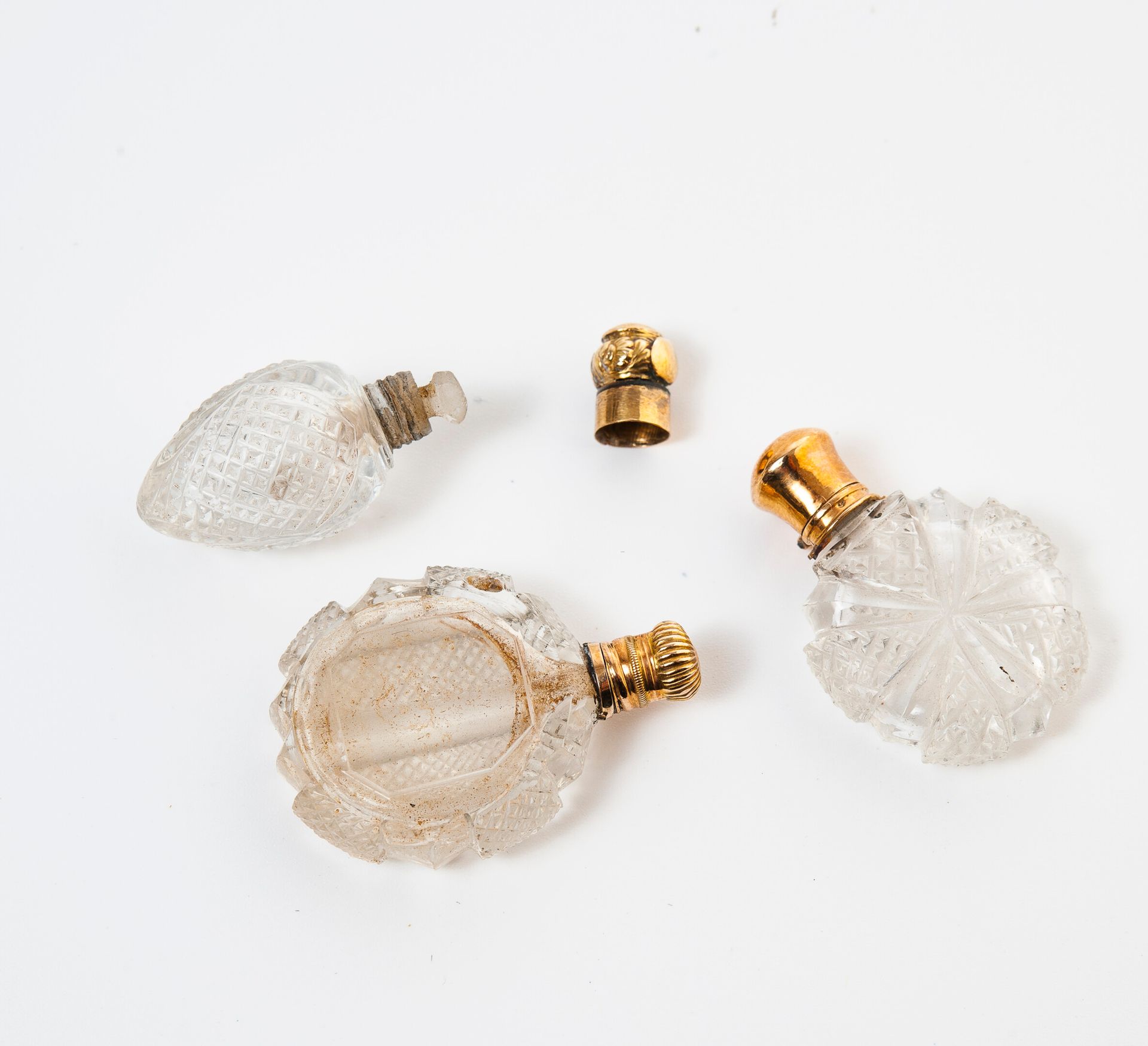 FRANCE, seconde moitié du XIXème siècle Set of three small salt bottles, to be h&hellip;