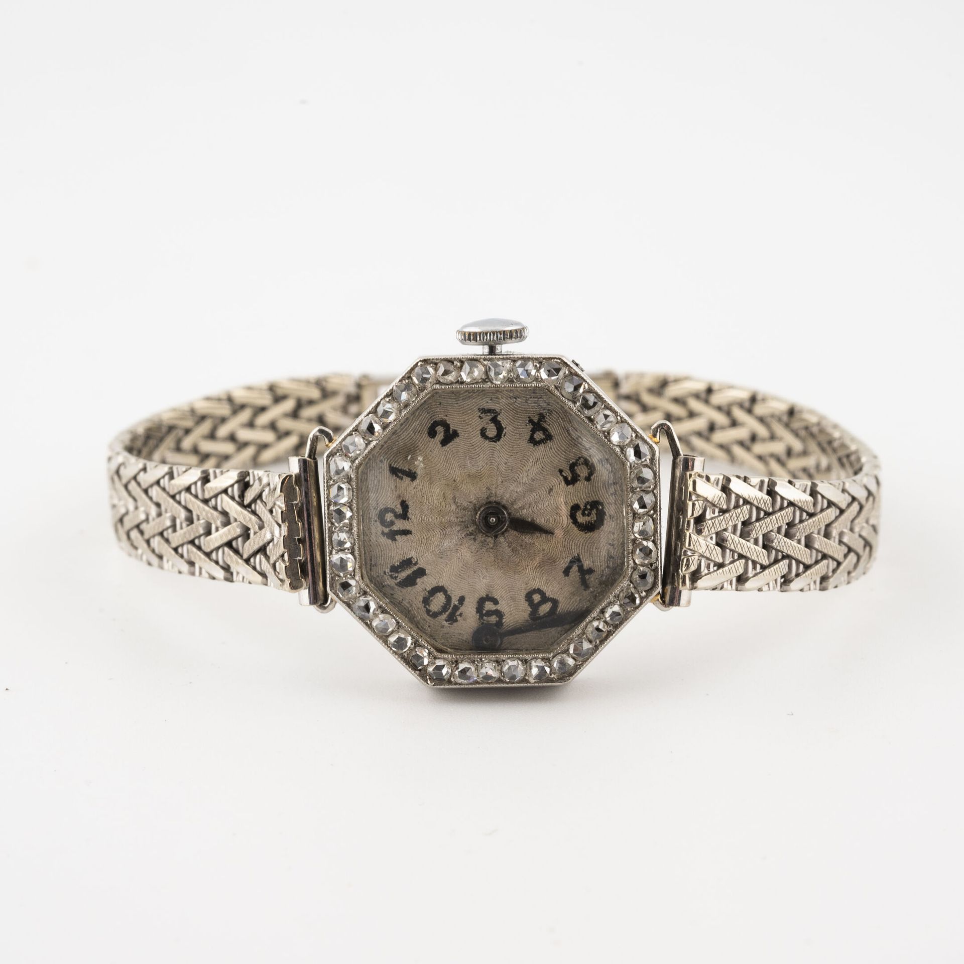 Null Ladies' wristwatch. 

Octagonal case in platinum (850). 

Bezel set with ro&hellip;