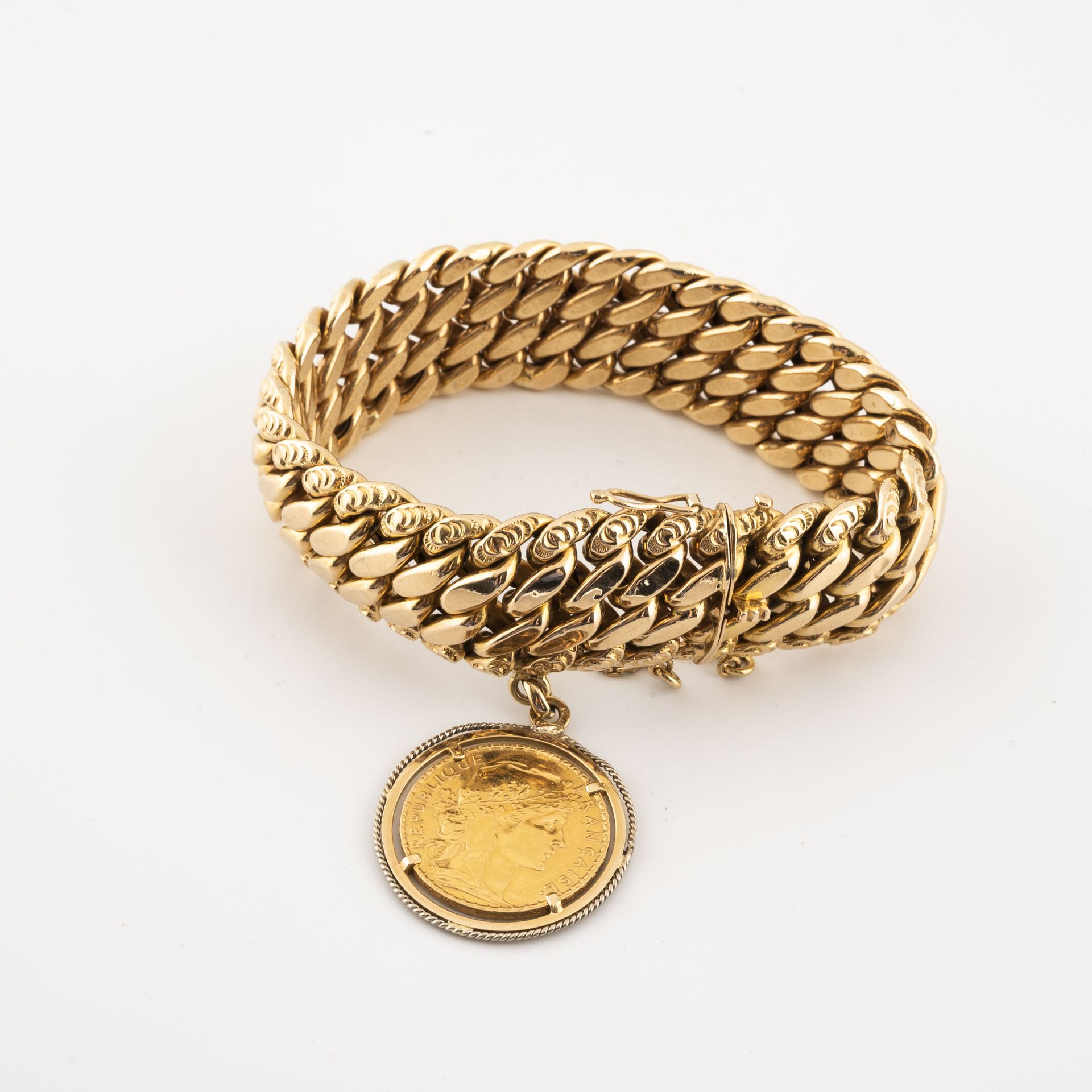 Null Pulsera de oro amarillo (750) con eslabón americano, decorada con una moned&hellip;