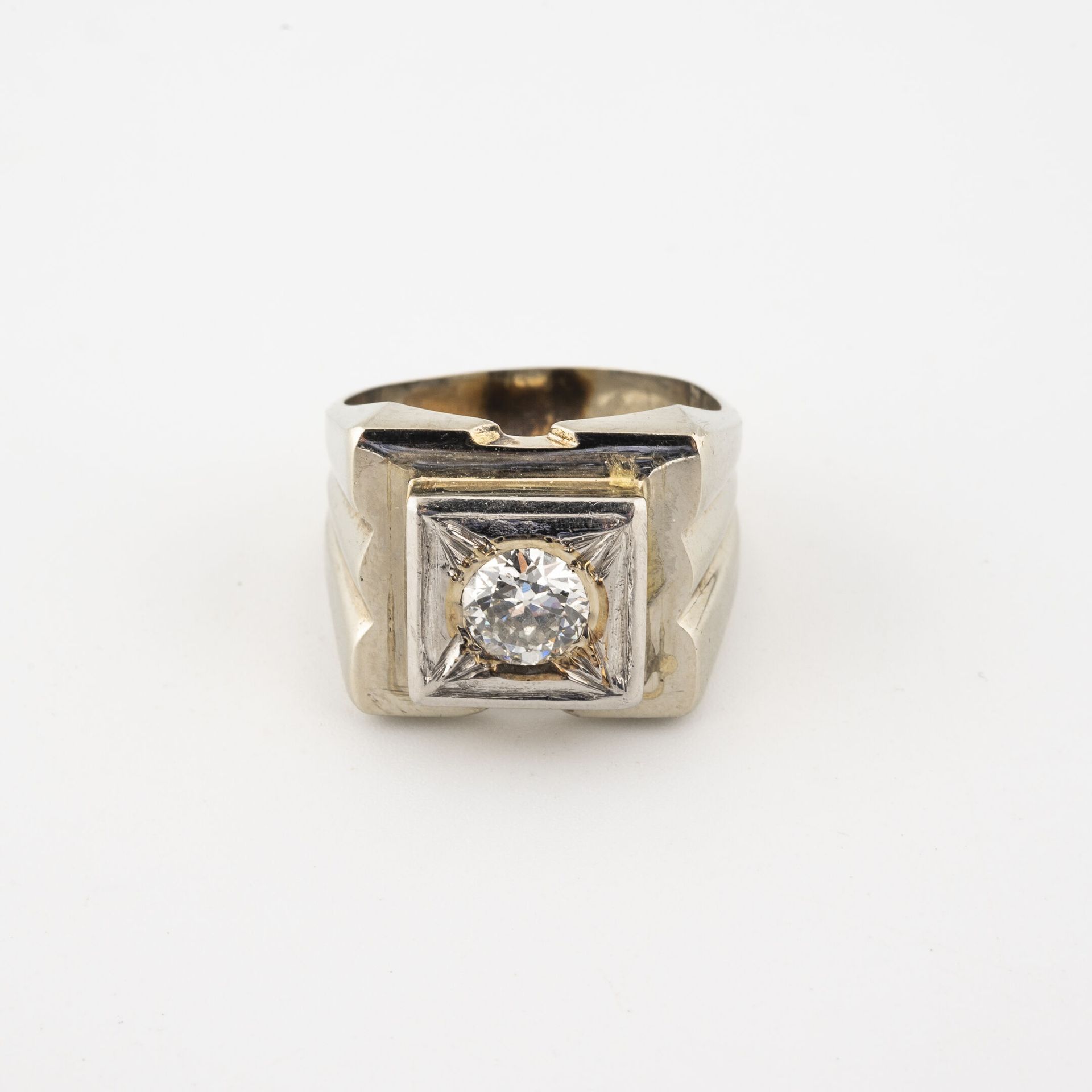 Null Anillo de sello de oro blanco (750) y platino (850) centrado en un diamante&hellip;