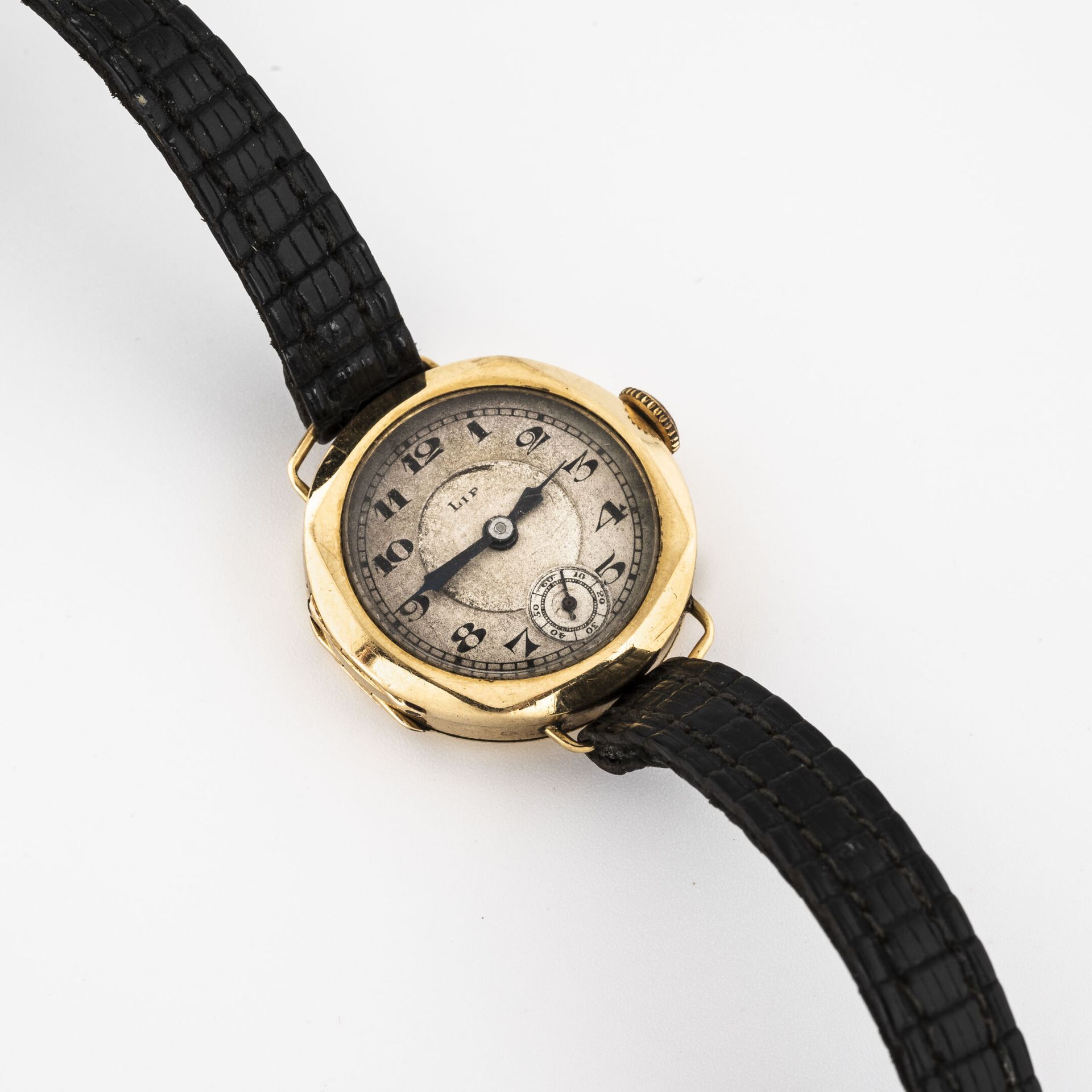LIP Reloj de pulsera de mujer. 

Caja redonda de oro amarillo (750). 

Esfera co&hellip;