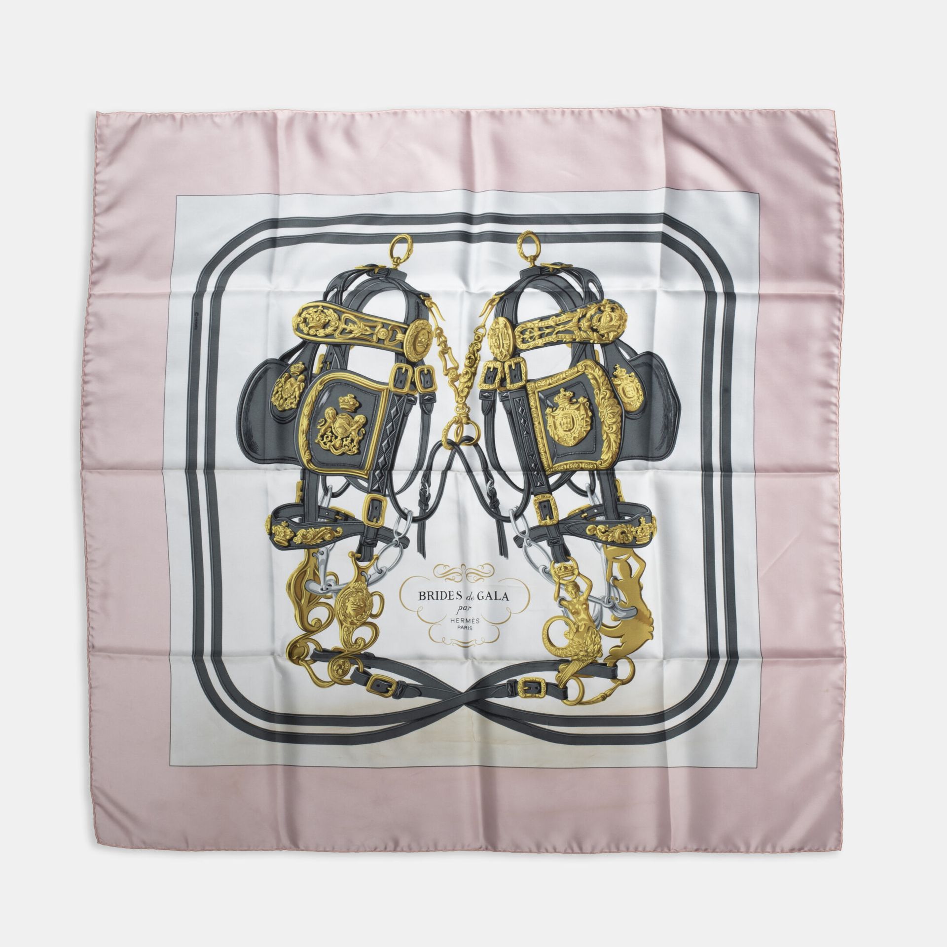 HERMES, Paris Cuadrado de sarga de seda estampada titulado "Novias de Gala", bor&hellip;