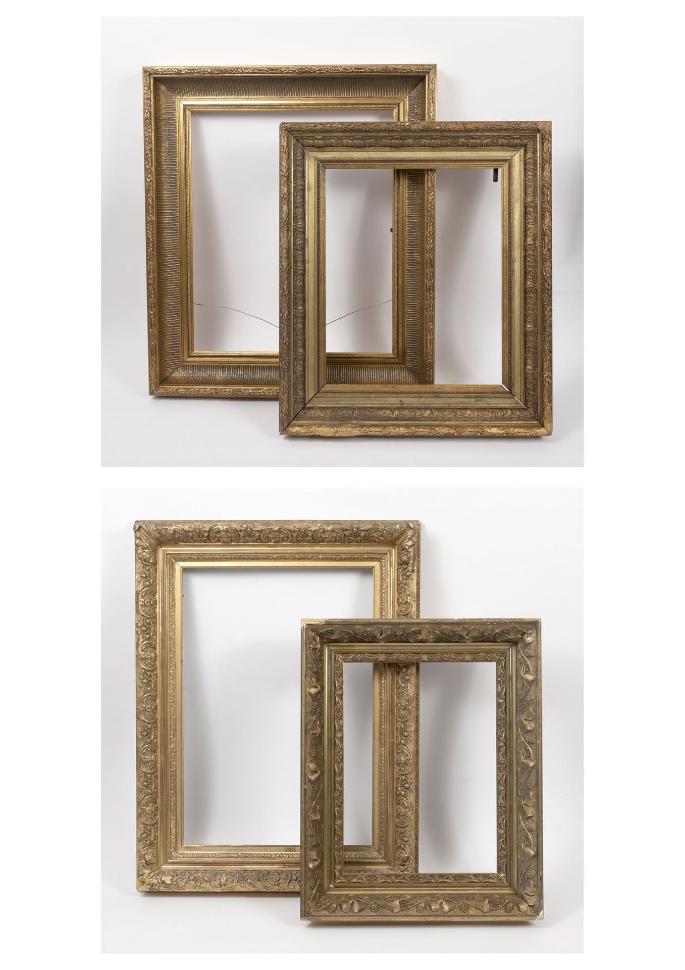 Null Set aus vier rechteckigen Rahmen aus Holz und vergoldetem Gips mit Dekor au&hellip;