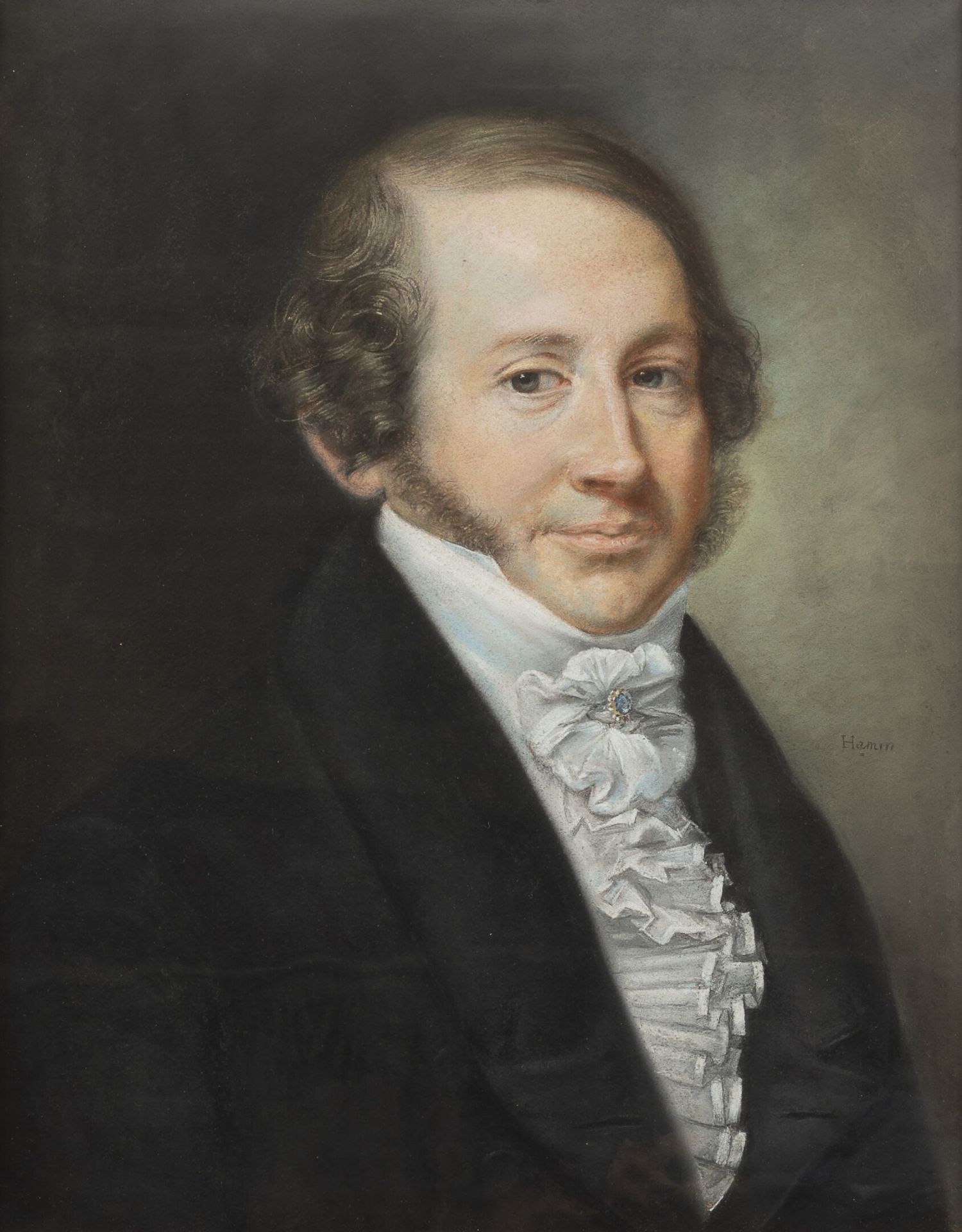 Ecole du XIXème siècle. 一个男人的肖像，四分之三的视角，带褶皱的荷叶边。

粉笔画。

右边中间的签名是 "哈姆"。

52 x 41厘&hellip;