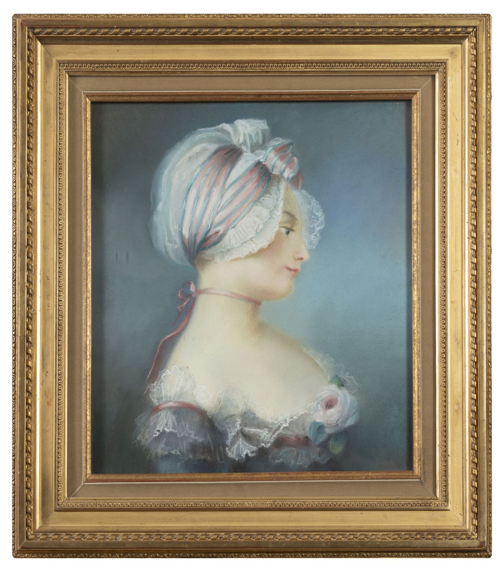 Dans le goût du XVIIIème siècle. 戴着粉红色帽子和丝带的女人的肖像。

粉笔画。

32.5 x 31 cm。

折叠和边缘的小&hellip;