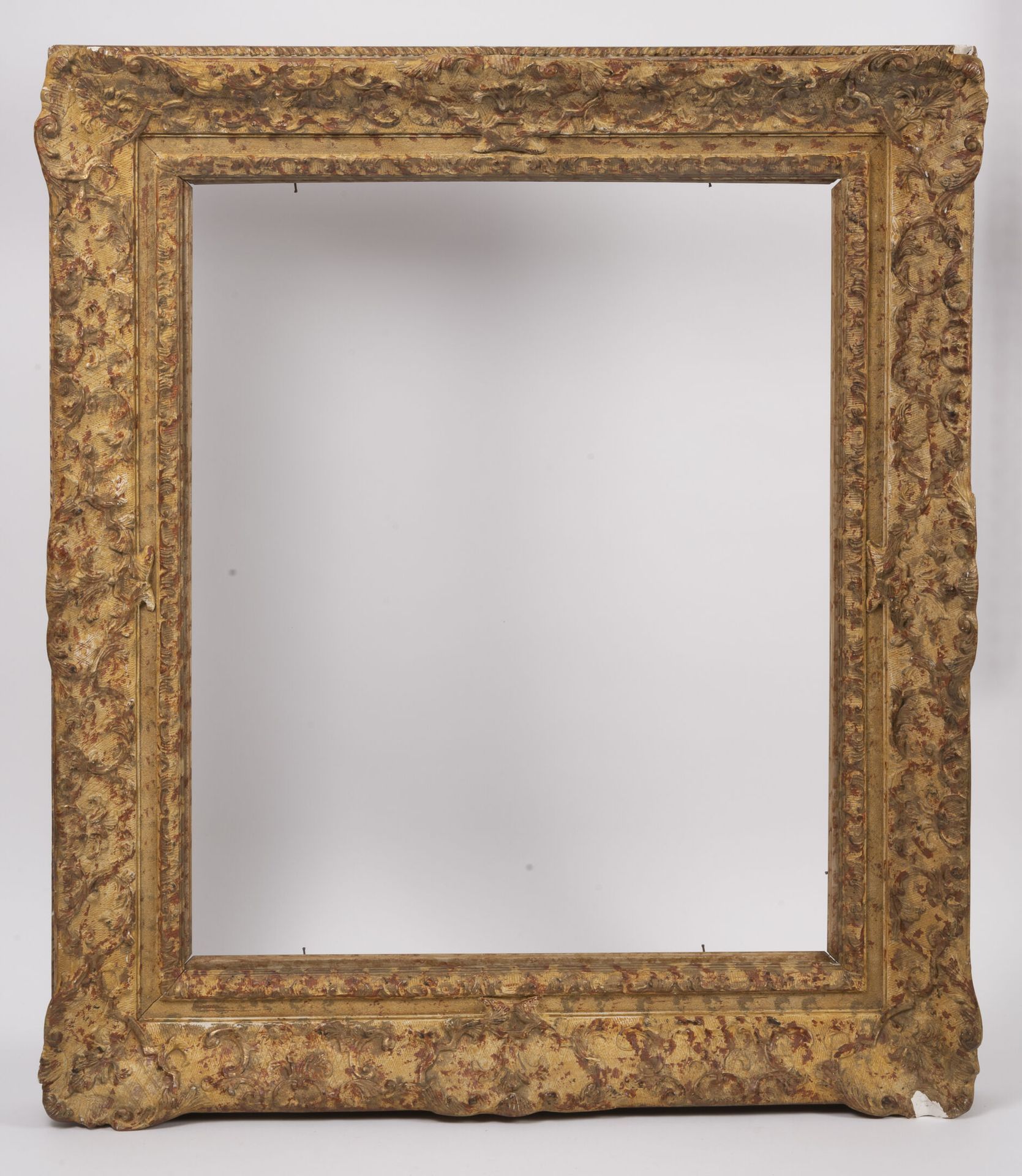 Null Wooden frame and gilded stucco "Montparnasse". 

Rebate: 56 x 67 cm. 

Tota&hellip;