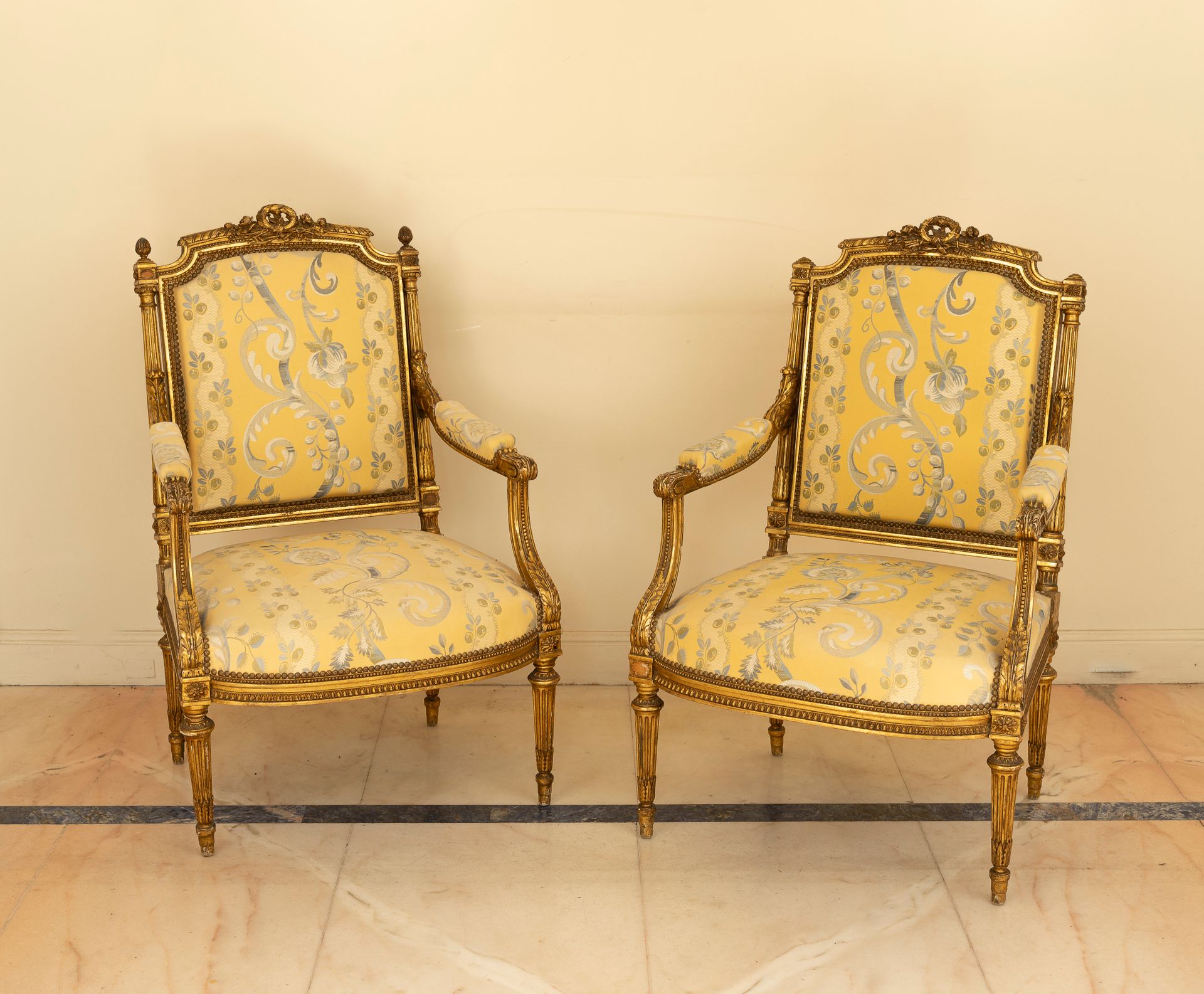 FRANCE, Style Louis XVI, vers 1880-1900 
Suite de quatre fauteuils à dossier pla&hellip;