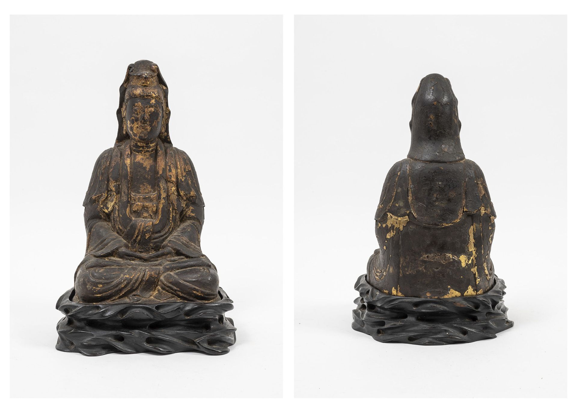 CHINE, fin du XVIIIème-début du XIXème siècle. 观音菩萨在冥想中，坐在padmasana中，穿着打结的僧袍，梳着高&hellip;