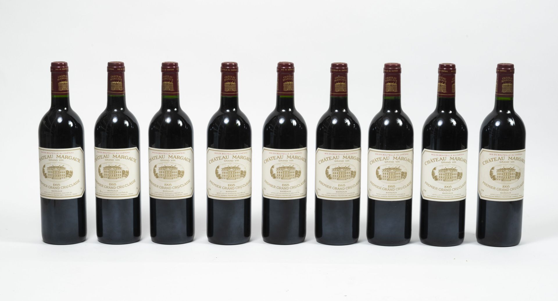 CHÂTEAU MARGAUX Lot of 9 bottles, 1995.

Good condition.

Small stains on some l&hellip;