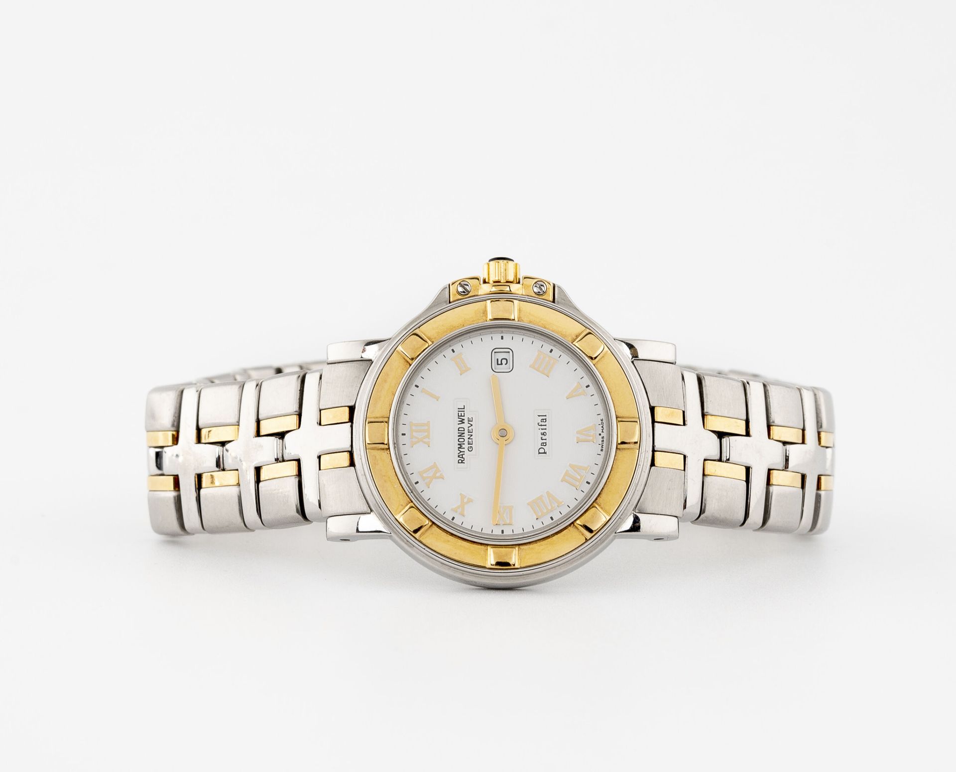 RAYMOND WEIL 精钢和鎏金金属的女士腕表。

白色搪瓷表盘，罗马数字时标。

日期窗口位于3点钟方向。

石英机芯。

拧回来了。

表壳直径：27毫&hellip;