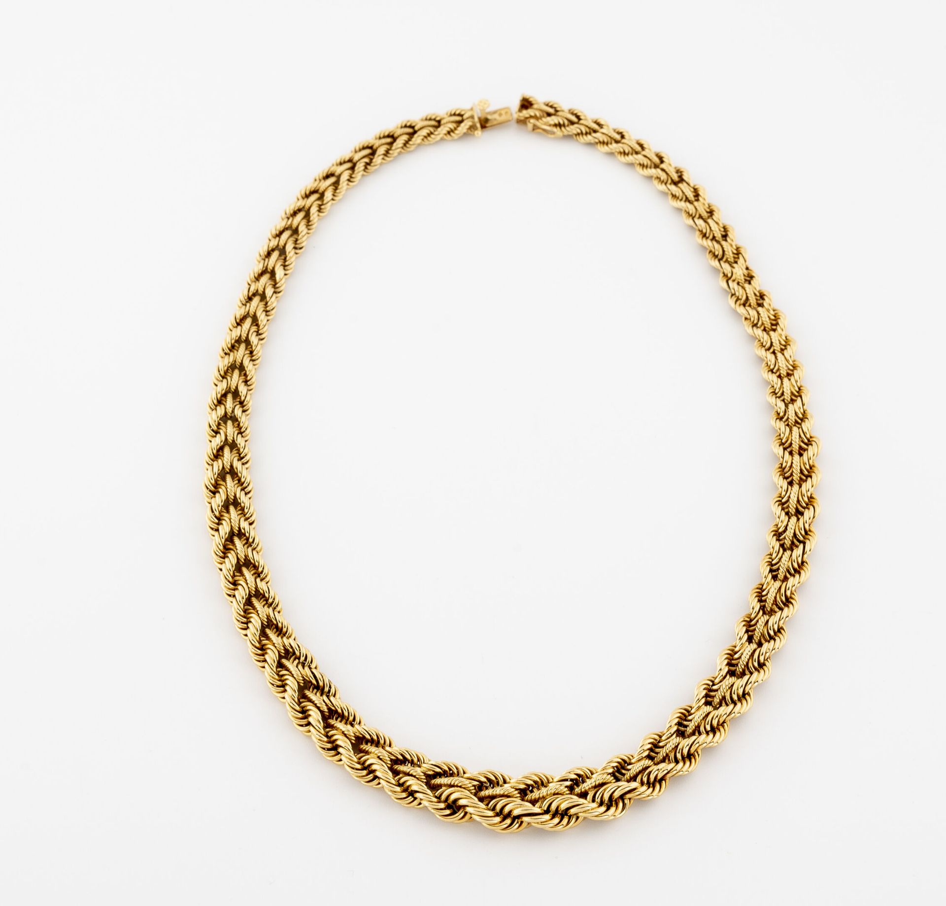 Null Long necklace in yellow gold (750). 

Ratchet clasp with eight security.

W&hellip;