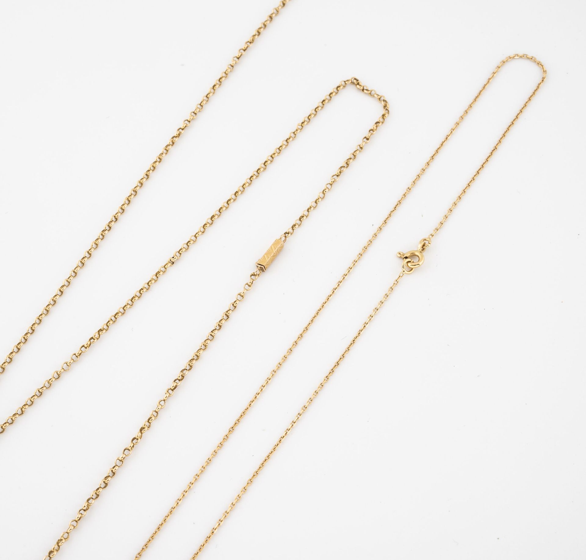 Null Yellow gold (750) necklace chain. 

Spring ring clasp.

- Length : 44 cm. 
&hellip;