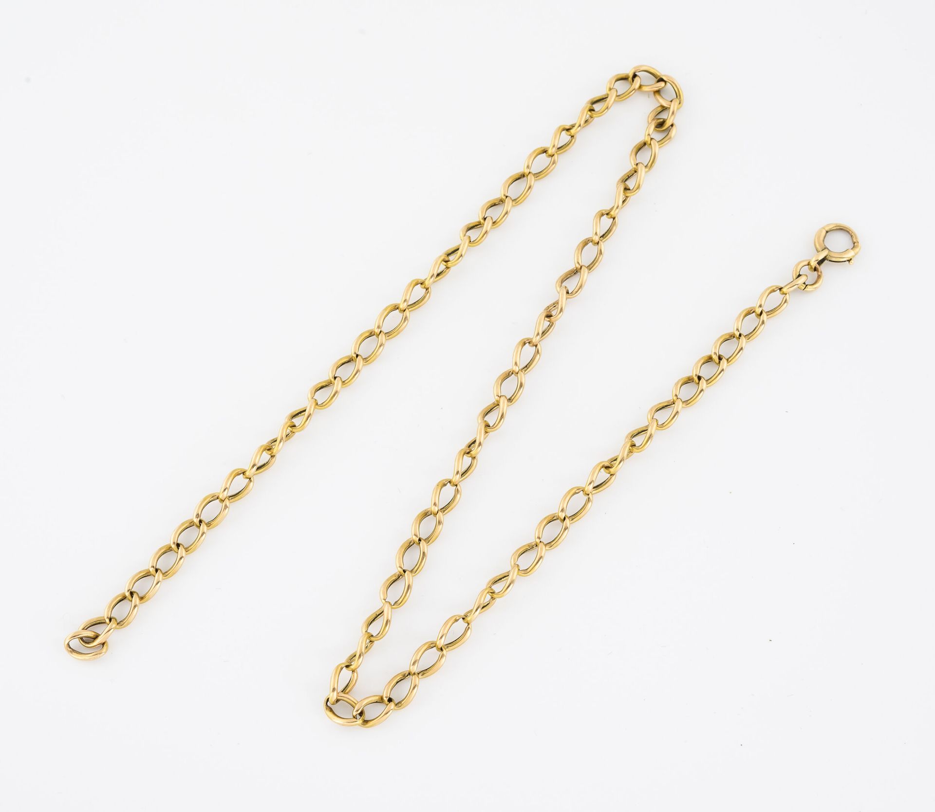 Null 黄金（750）链环项链。

弹簧环扣。 

重量：14.5克。- 长度：42厘米。