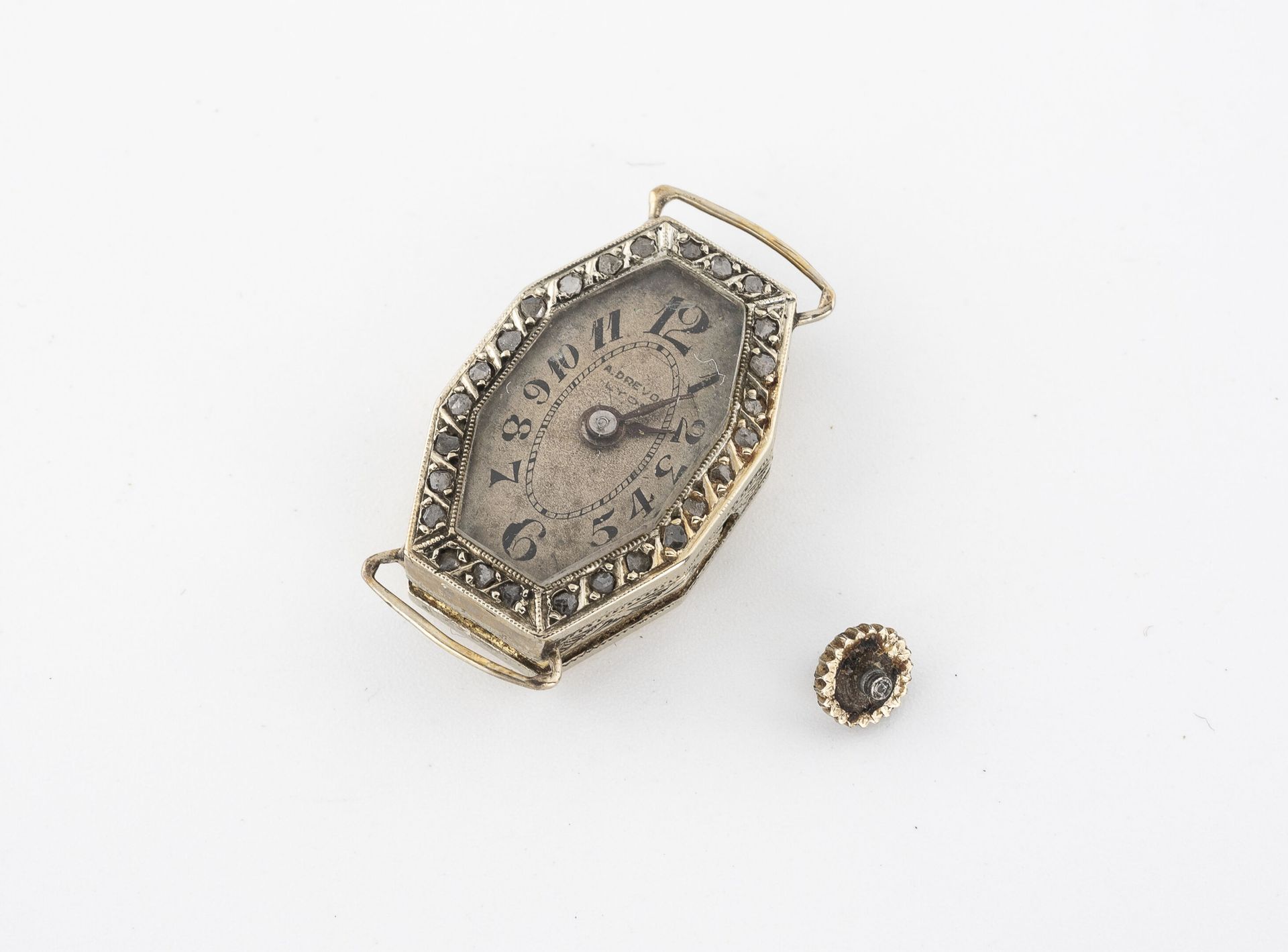 Null Caja de reloj de pulsera de señora de forma hexagonal, resaltada por una lí&hellip;
