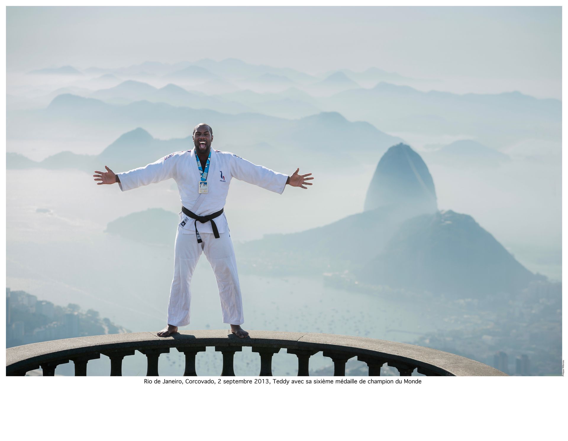 Teddy RINER 照片打印*：泰迪-里纳和他的第六届世界锦标赛奖牌，里约热内卢（2013年），美国盒子，104 x 81.7厘米，由菲利普-米勒奥/KMS&hellip;