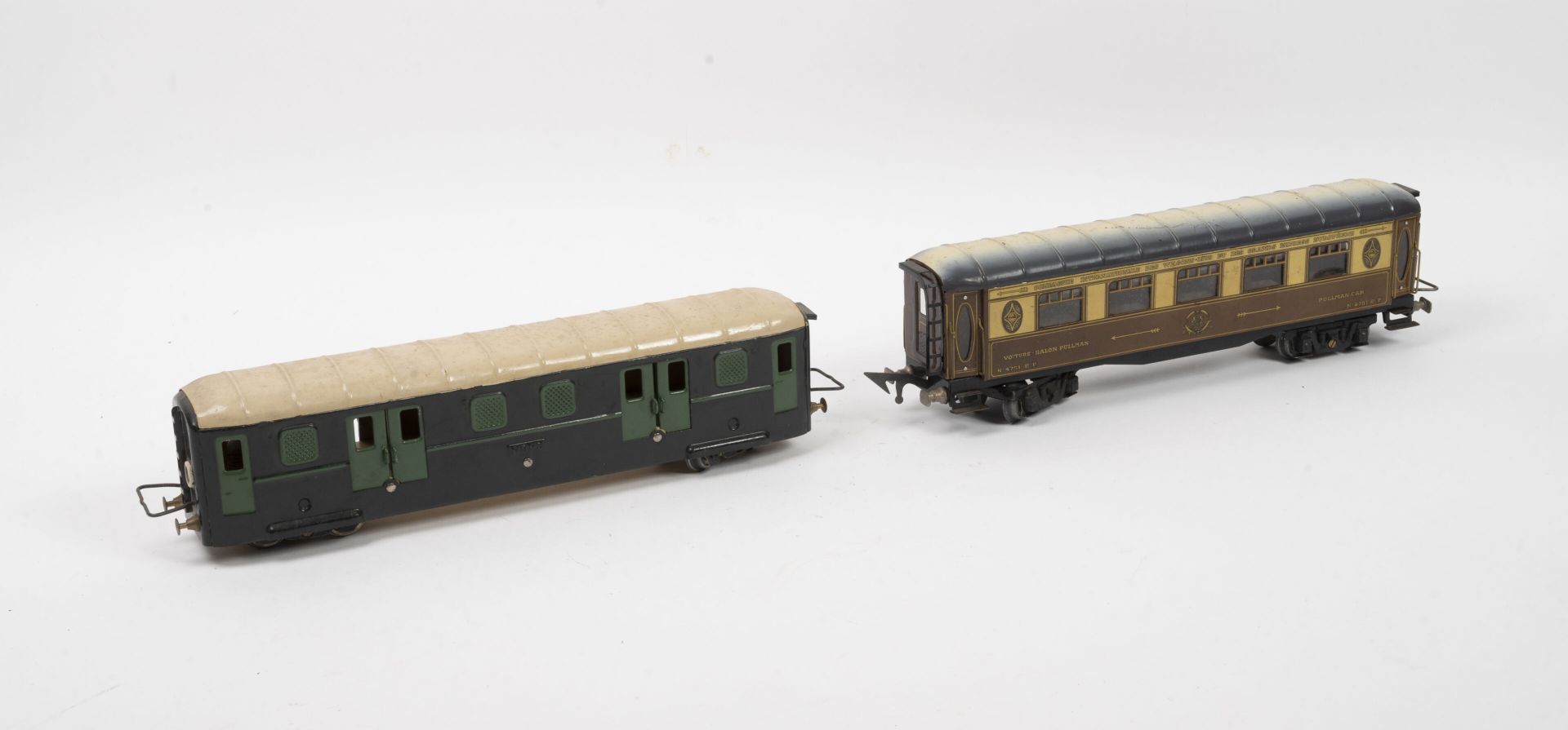JEP Lot of two cars or coaches.

A Pullman and a North traveler.

In lithographe&hellip;