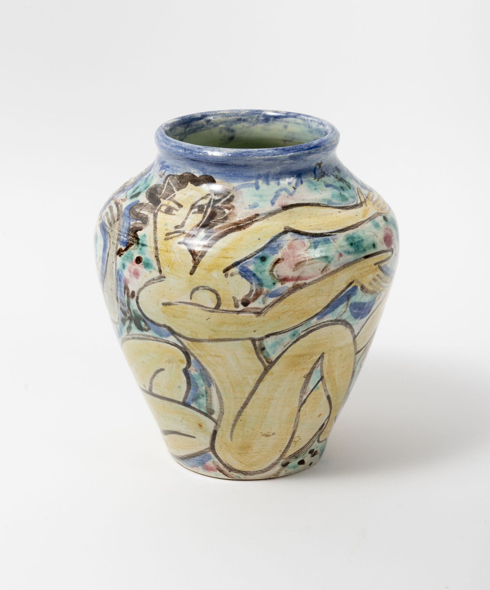 Edouard CAZAUX (1889-1974) Vase ovoïde à col ourlé.

En faïence à décor de perso&hellip;