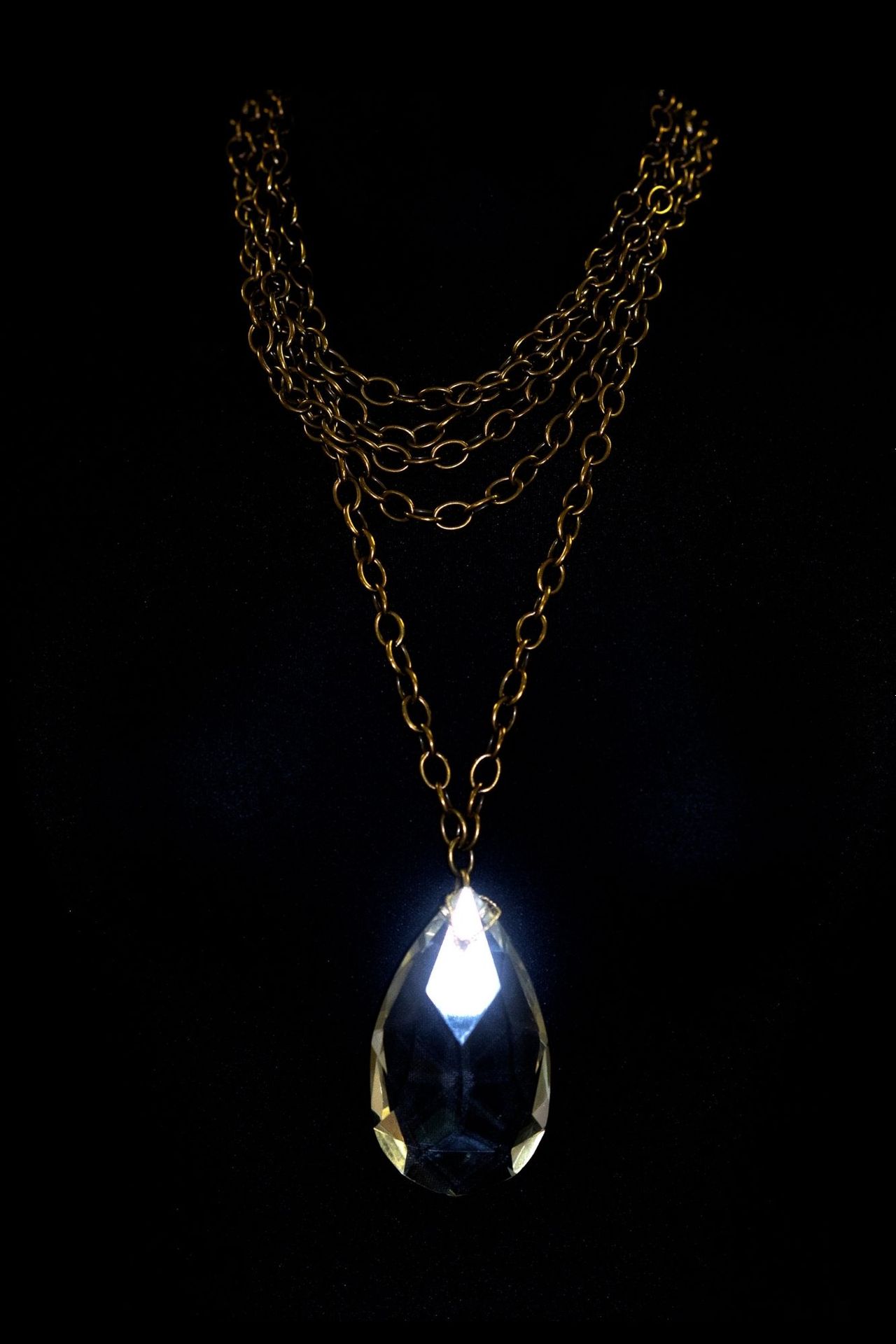 Collier "Chaman" Colgante formado por un colgante de araña de cristal sobre una &hellip;