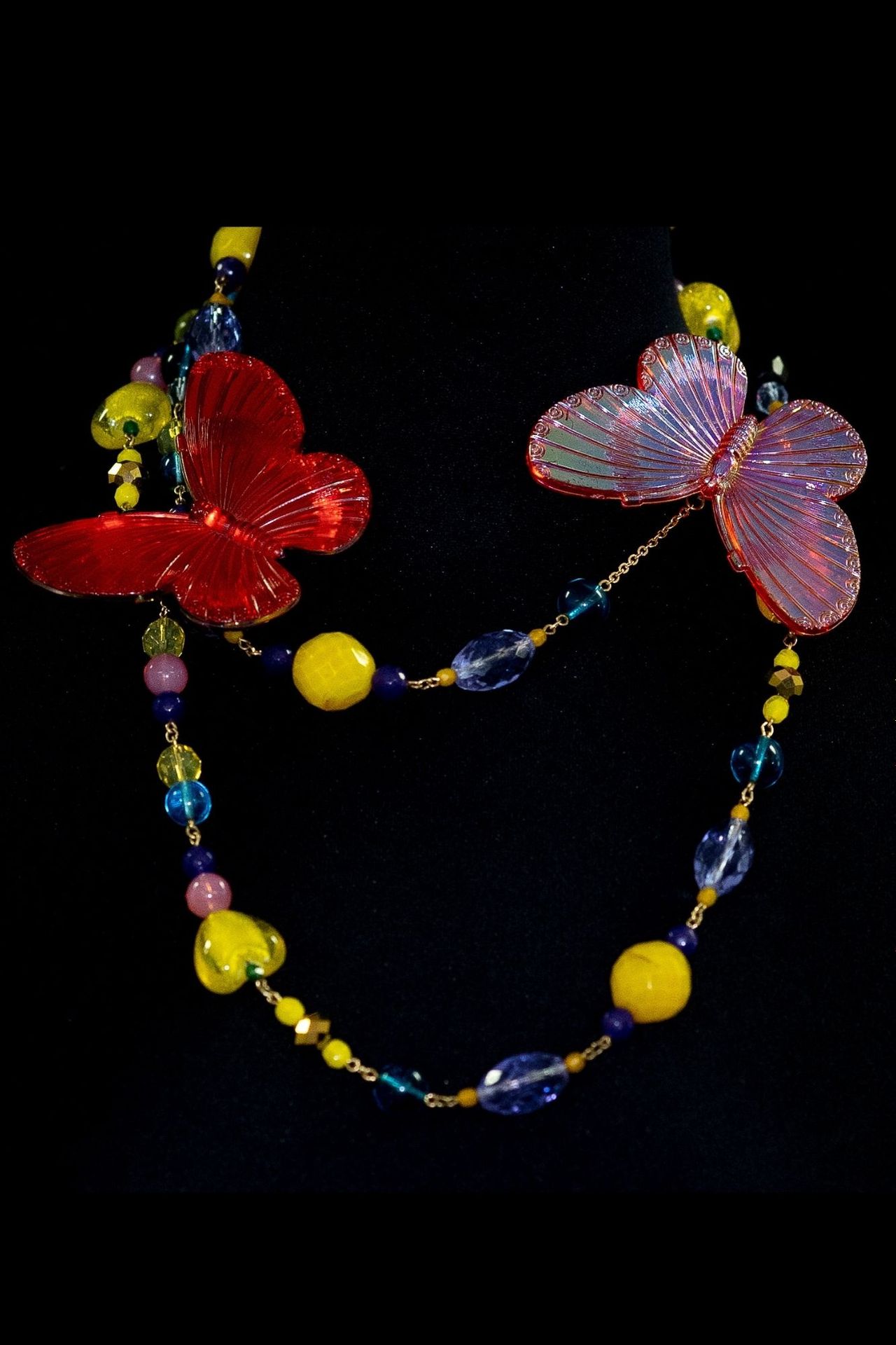 Gerlinde HOBEL 蝴蝶 "项链，双股，有蝴蝶和波西米亚水晶珠子。