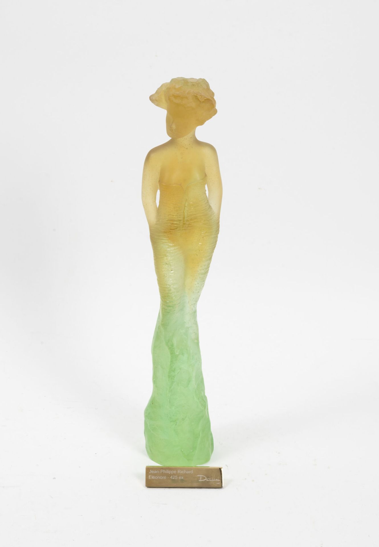 Jean Philippe RICHARD (1947) pour DAUM 埃莉诺。

黄色和绿色玻璃浆的雕塑。

背面有签名和编号380/425。

H.3&hellip;