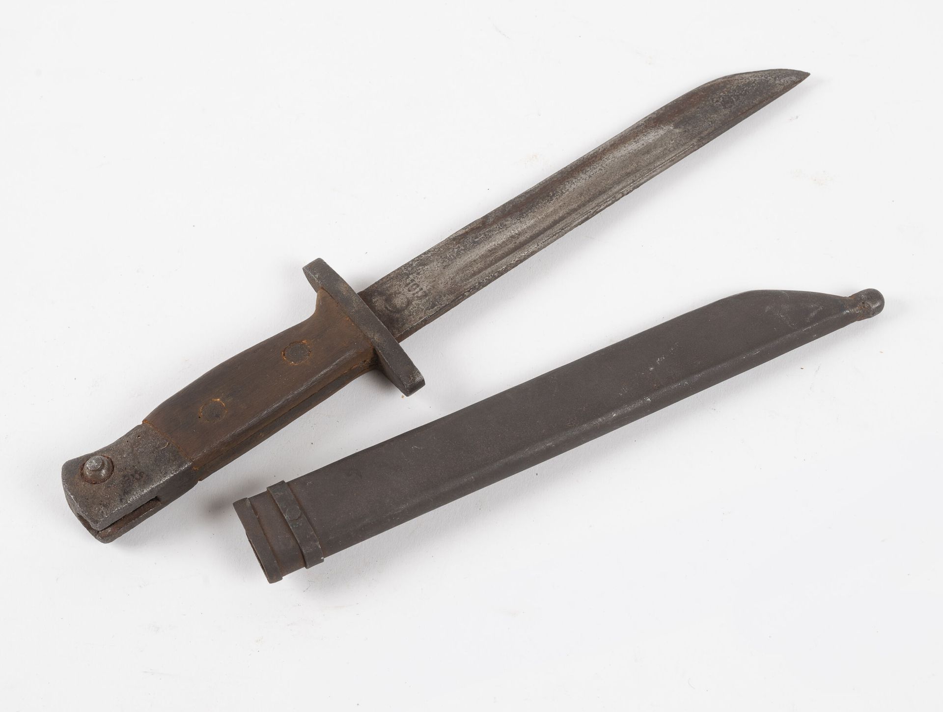 Null US-17 bayonet transformed into a dagger.

Shortened blade with a metal scab&hellip;