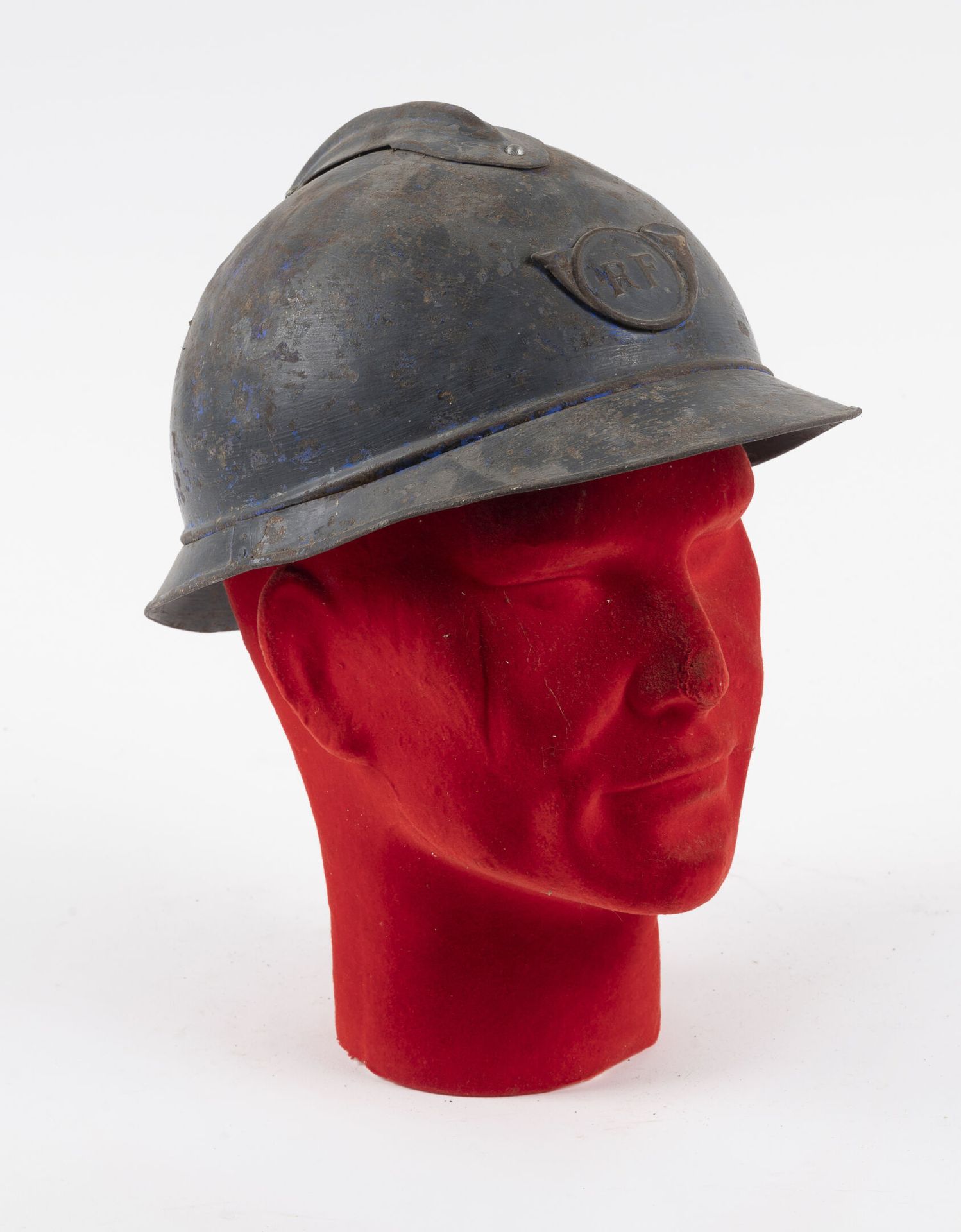 Null 1915年的阿德里安头盔，上面有Chasseurs的徽章。

内部可重新连接，无下巴。冲击。