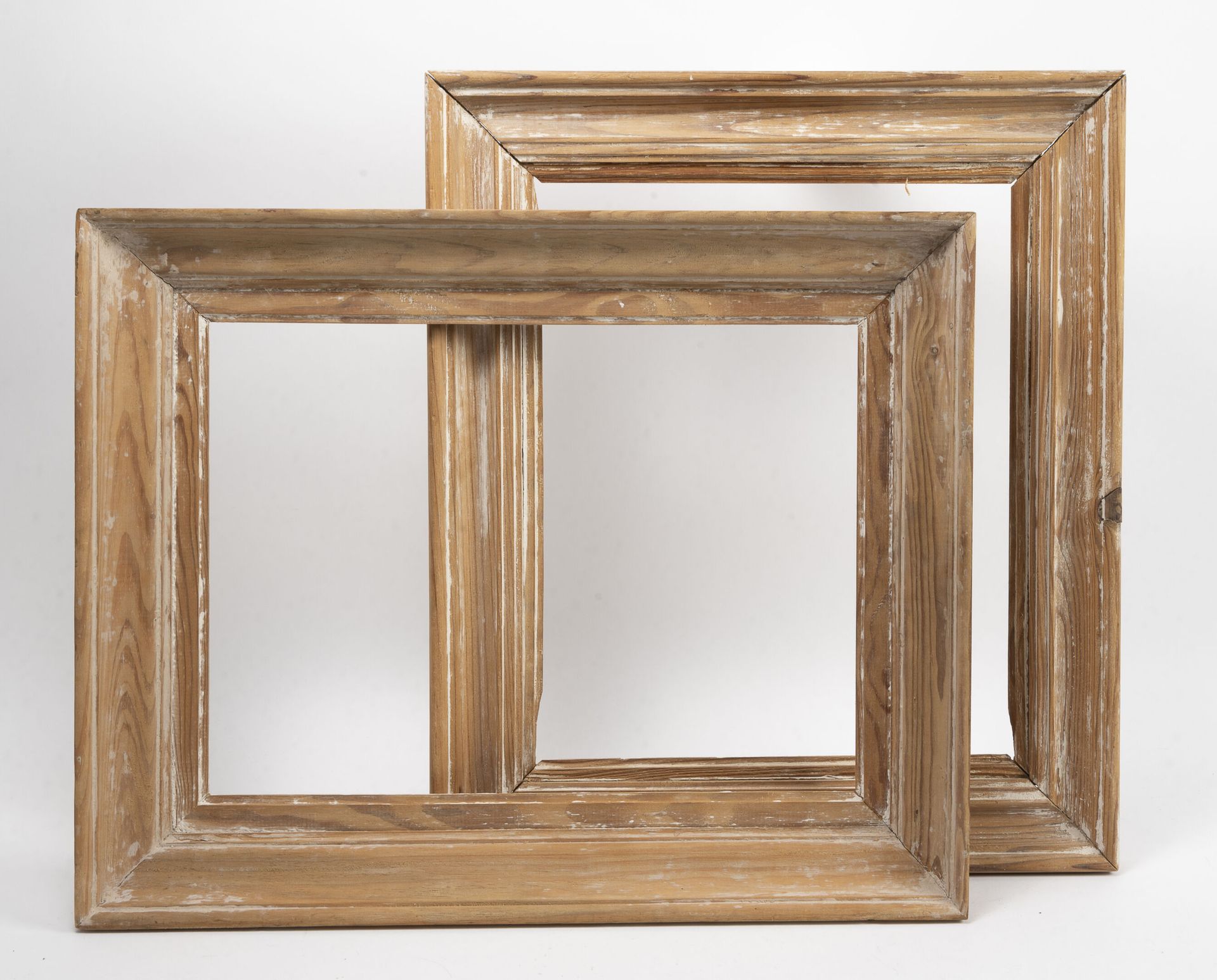 Null Set aus zwei Rahmen aus gekalktem Holz.

Blätter: 51 x 37,5 und 46,5 x 38 c&hellip;