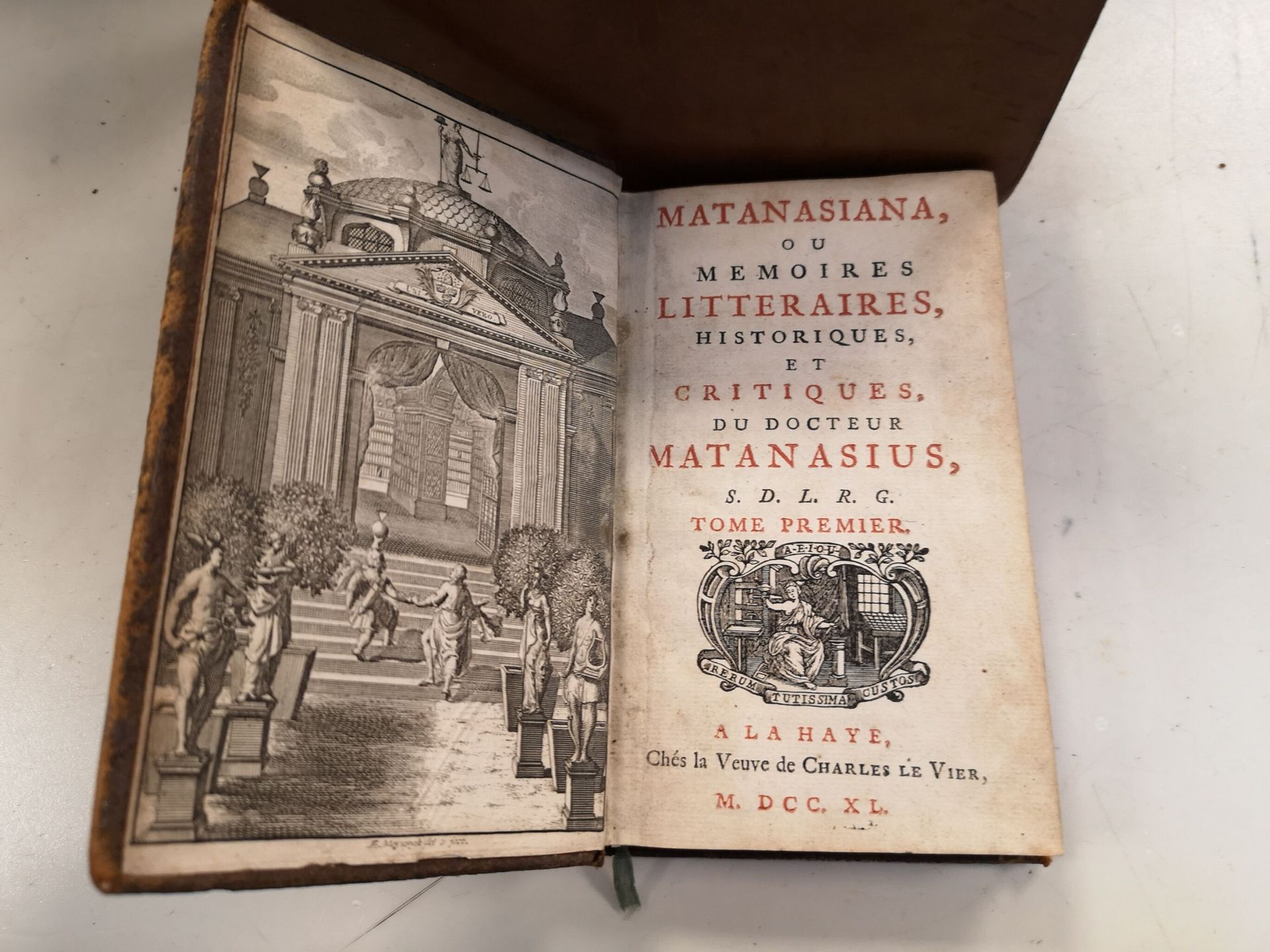 Null 16 livres de différents formats, dont :

- L'année littéraire, 1765. Amster&hellip;