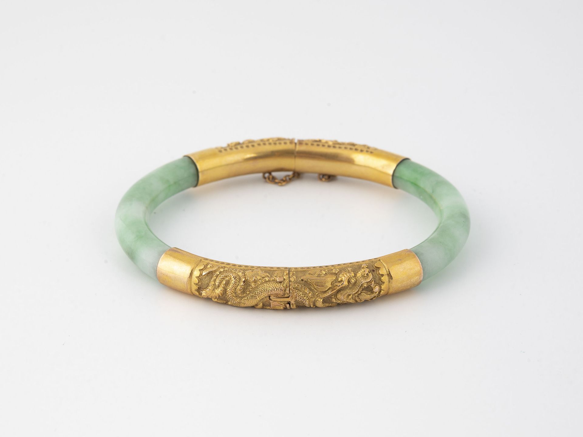 Null 
Bracelet jadeite (probably bathed) and yellow gold cylinders (585) chased &hellip;
