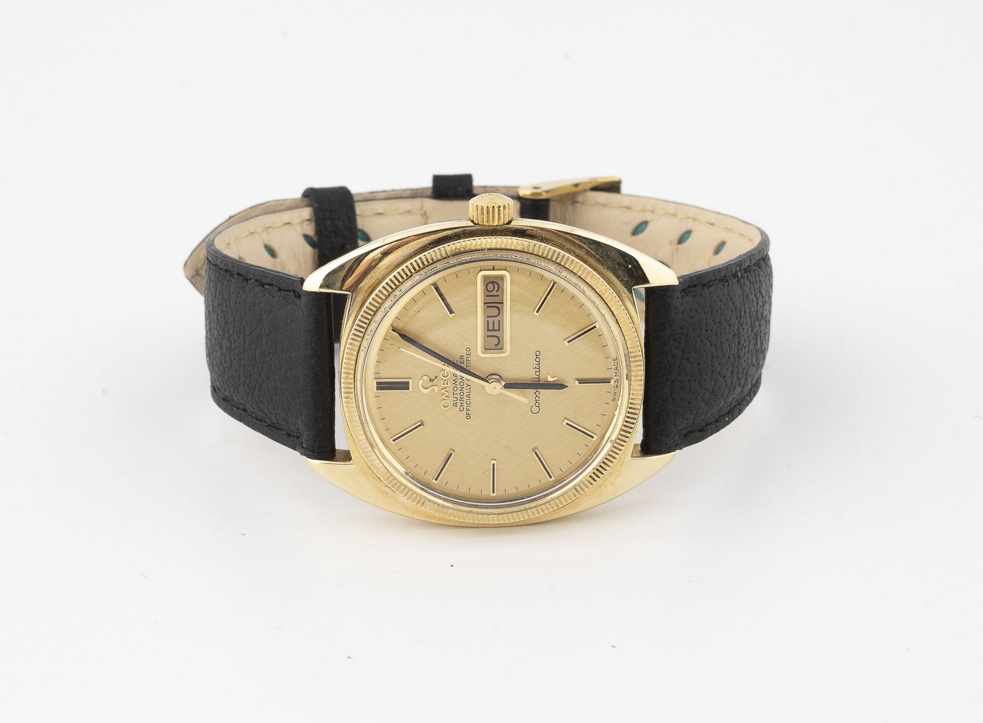 OMEGA CONSTELLATION Armbanduhr für Männer.

Tonneau-Gehäuse aus vergoldetem Meta&hellip;