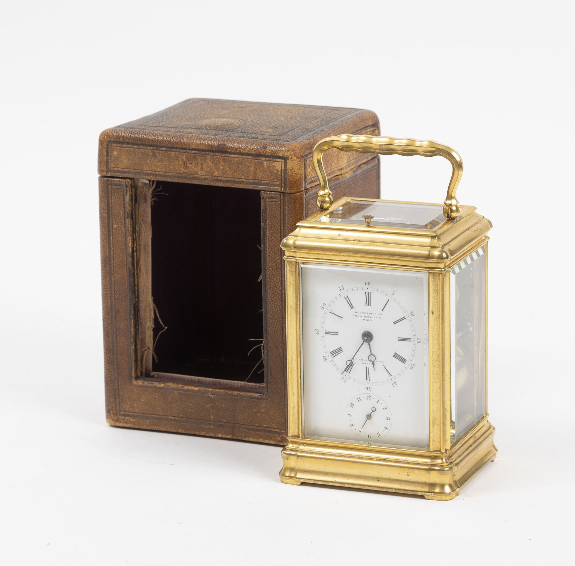 LEROY & FILS 官员的鎏金黄铜笼钟，有五个斜面镜。

白色珐琅表盘，署名 "Leroy & fils, Palais Royal 13-15 Pari&hellip;