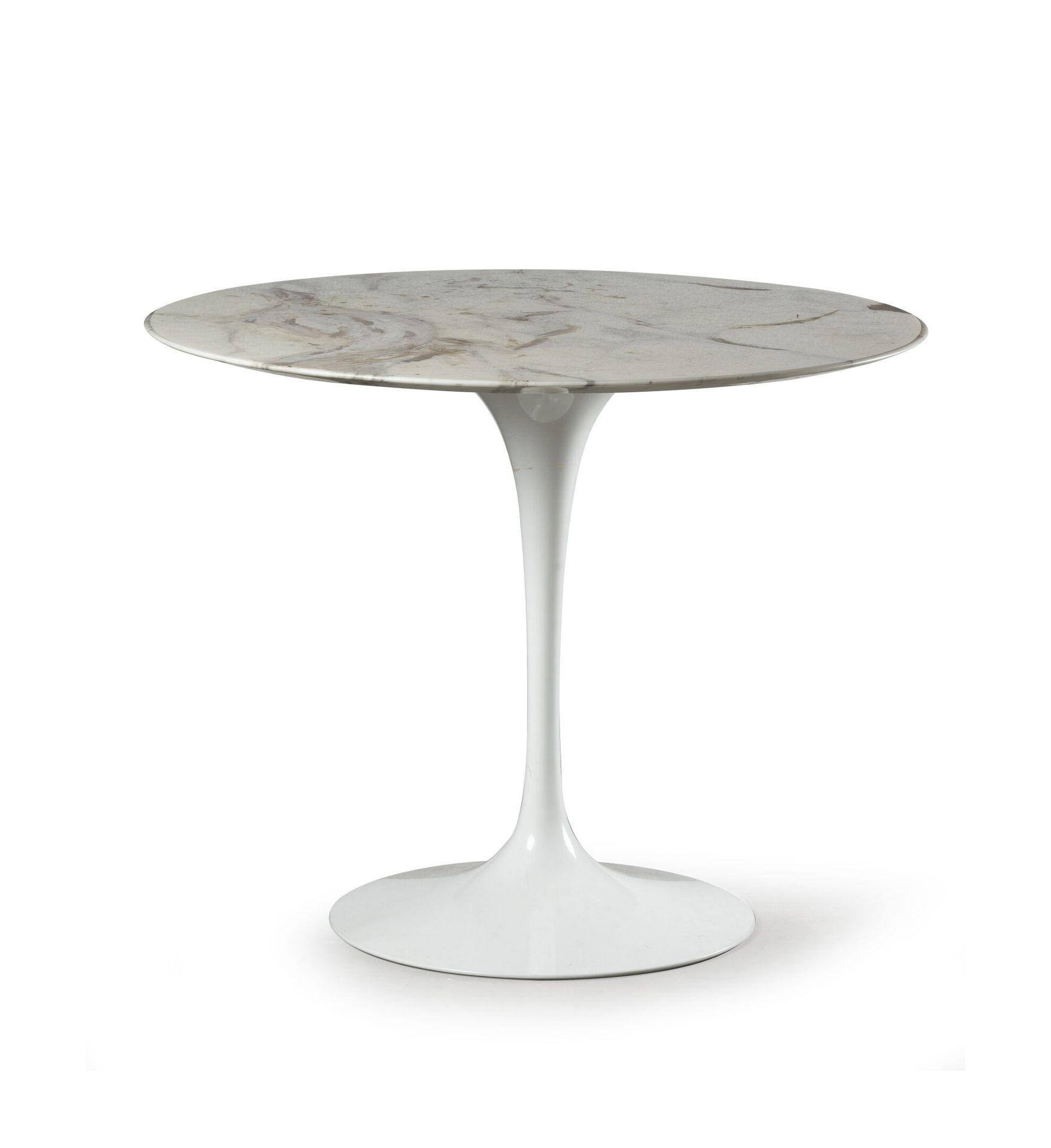 Eero Saarinen (1910-1961) Dining room table called Tulip.

Model created in 1956&hellip;